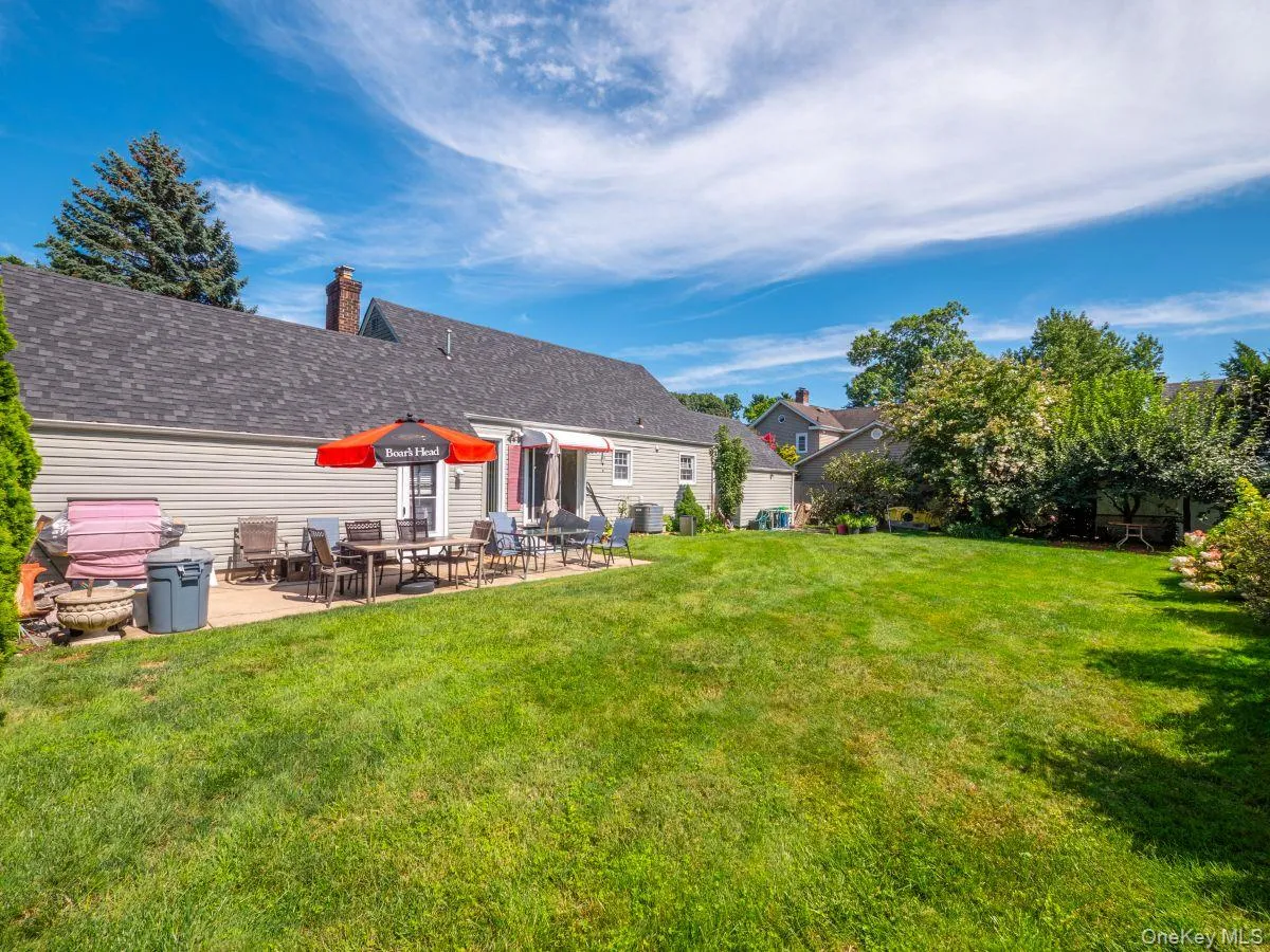 295 Ivy Avenue, North Hempstead, NY, 3 Bedrooms Bedrooms, 7 Rooms Rooms,2 BathroomsBathrooms,Residential,For Rent,Ivy,0,1034366 295 Ivy Avenue, North Hempstead, NY, 3 Bedrooms Bedrooms, 7 Rooms Rooms,2 BathroomsBathrooms,Residential,For Rent,Ivy,0,1034366