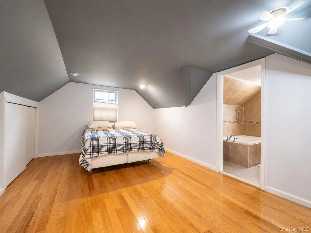 295 Ivy Avenue, North Hempstead, NY, 3 Bedrooms Bedrooms, 7 Rooms Rooms,2 BathroomsBathrooms,Residential,For Rent,Ivy,0,1034366 295 Ivy Avenue, North Hempstead, NY, 3 Bedrooms Bedrooms, 7 Rooms Rooms,2 BathroomsBathrooms,Residential,For Rent,Ivy,0,1034366