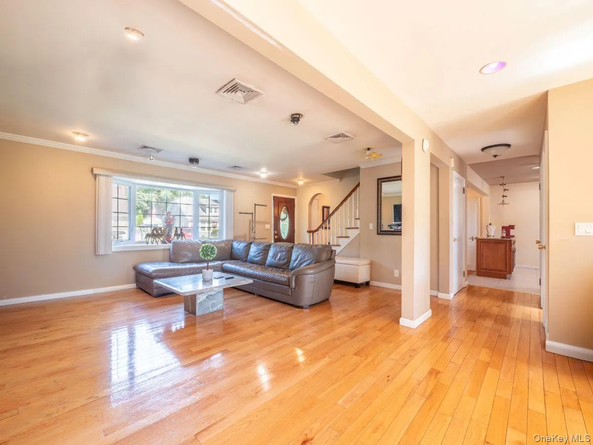 295 Ivy Avenue, North Hempstead, NY, 3 Bedrooms Bedrooms, 7 Rooms Rooms,2 BathroomsBathrooms,Residential,For Rent,Ivy,0,1034366 295 Ivy Avenue, North Hempstead, NY, 3 Bedrooms Bedrooms, 7 Rooms Rooms,2 BathroomsBathrooms,Residential,For Rent,Ivy,0,1034366