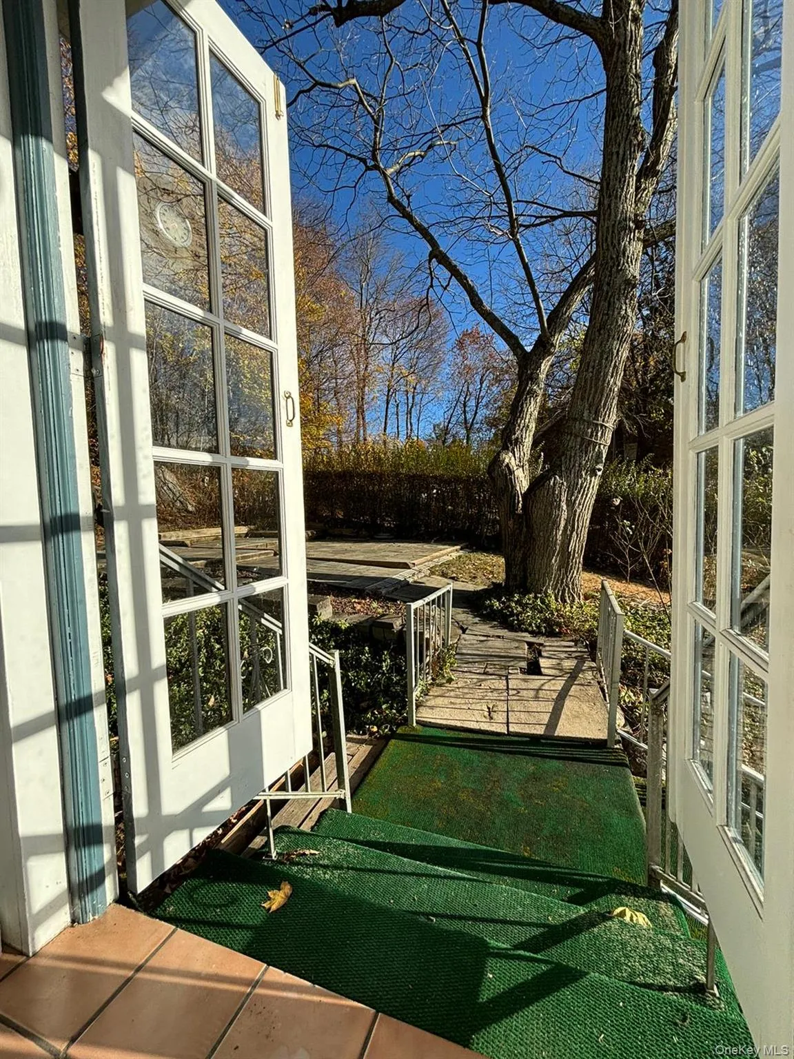 entry from the patio to the kitchen entry from the patio to the kitchen