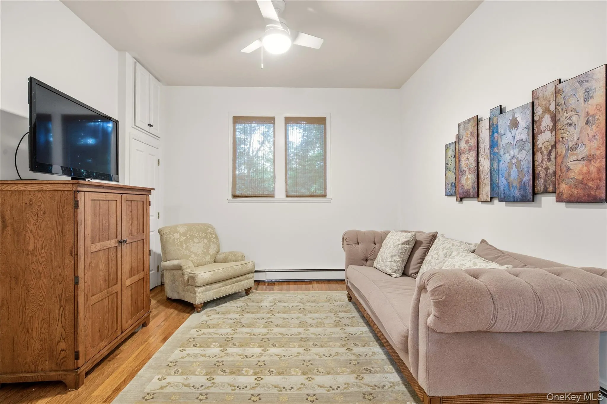 Apartment Living Room With High Ceilings Apartment Living Room With High Ceilings