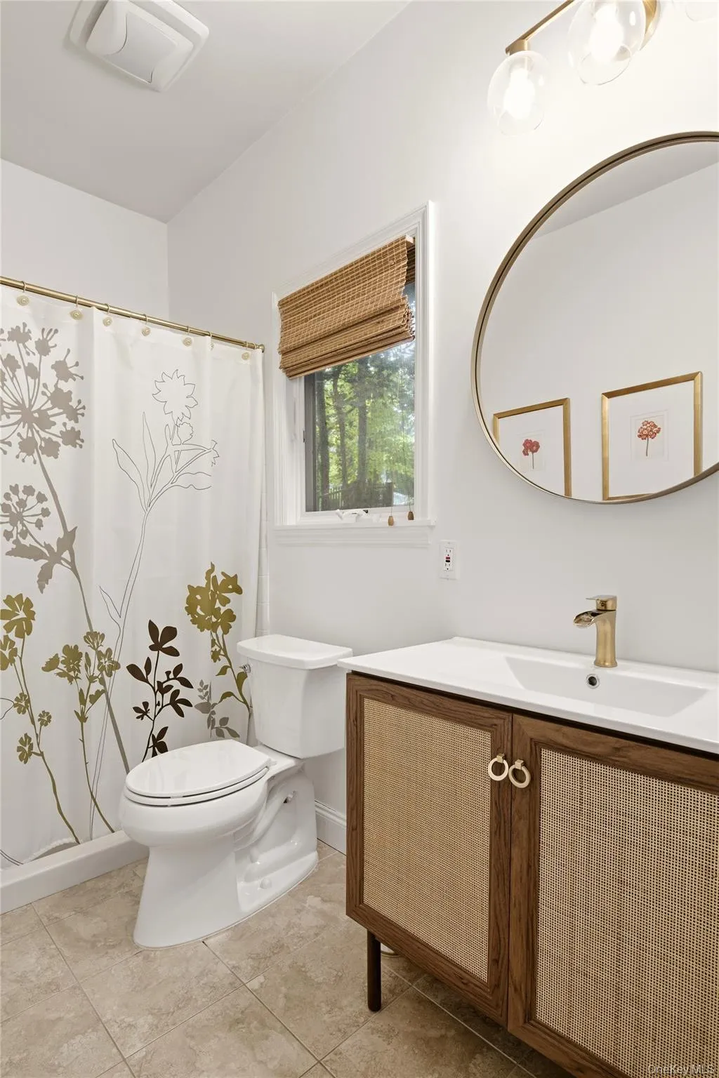 Apartment Bathroom With Walk-in Stall Shower and Bench Apartment Bathroom With Walk-in Stall Shower and Bench