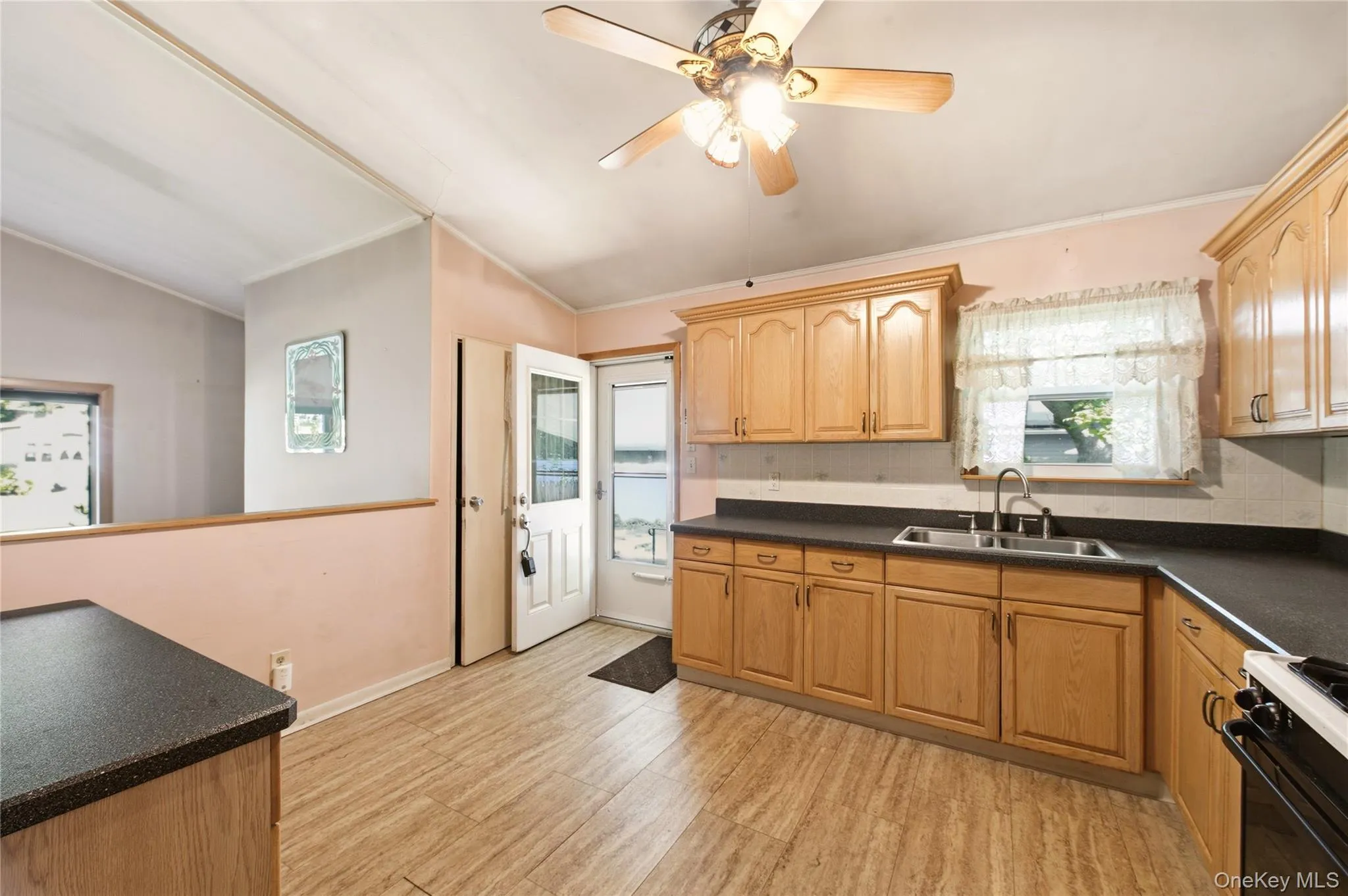 29 Penn Drive, Smithtown, NY, 4 Bedrooms Bedrooms, 6 Rooms Rooms,1 BathroomBathrooms,Residential,For Rent,Penn,0,1034371 29 Penn Drive, Smithtown, NY, 4 Bedrooms Bedrooms, 6 Rooms Rooms,1 BathroomBathrooms,Residential,For Rent,Penn,0,1034371