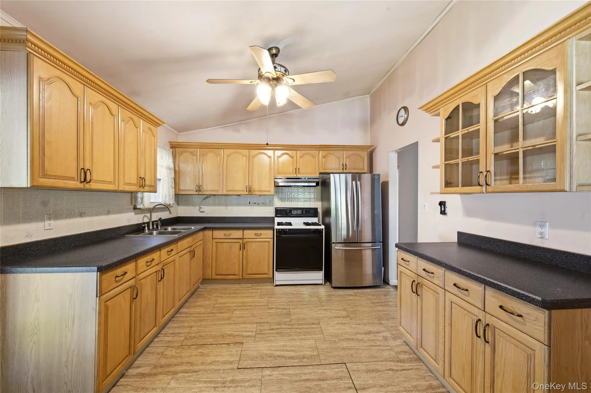 29 Penn Drive, Smithtown, NY, 4 Bedrooms Bedrooms, 6 Rooms Rooms,1 BathroomBathrooms,Residential,For Rent,Penn,0,1034371 29 Penn Drive, Smithtown, NY, 4 Bedrooms Bedrooms, 6 Rooms Rooms,1 BathroomBathrooms,Residential,For Rent,Penn,0,1034371