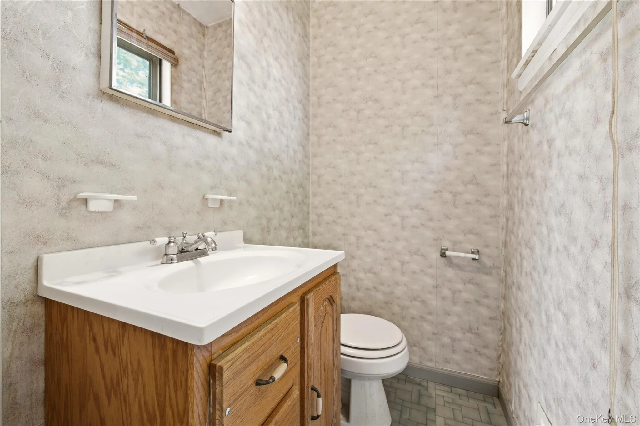 29 Penn Drive, Smithtown, NY, 4 Bedrooms Bedrooms, 6 Rooms Rooms,1 BathroomBathrooms,Residential,For Rent,Penn,0,1034371 29 Penn Drive, Smithtown, NY, 4 Bedrooms Bedrooms, 6 Rooms Rooms,1 BathroomBathrooms,Residential,For Rent,Penn,0,1034371