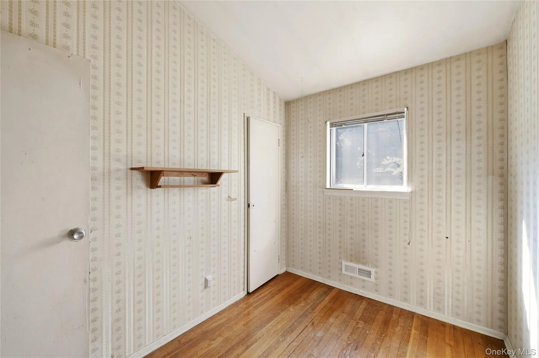 29 Penn Drive, Smithtown, NY, 4 Bedrooms Bedrooms, 6 Rooms Rooms,1 BathroomBathrooms,Residential,For Rent,Penn,0,1034371 29 Penn Drive, Smithtown, NY, 4 Bedrooms Bedrooms, 6 Rooms Rooms,1 BathroomBathrooms,Residential,For Rent,Penn,0,1034371