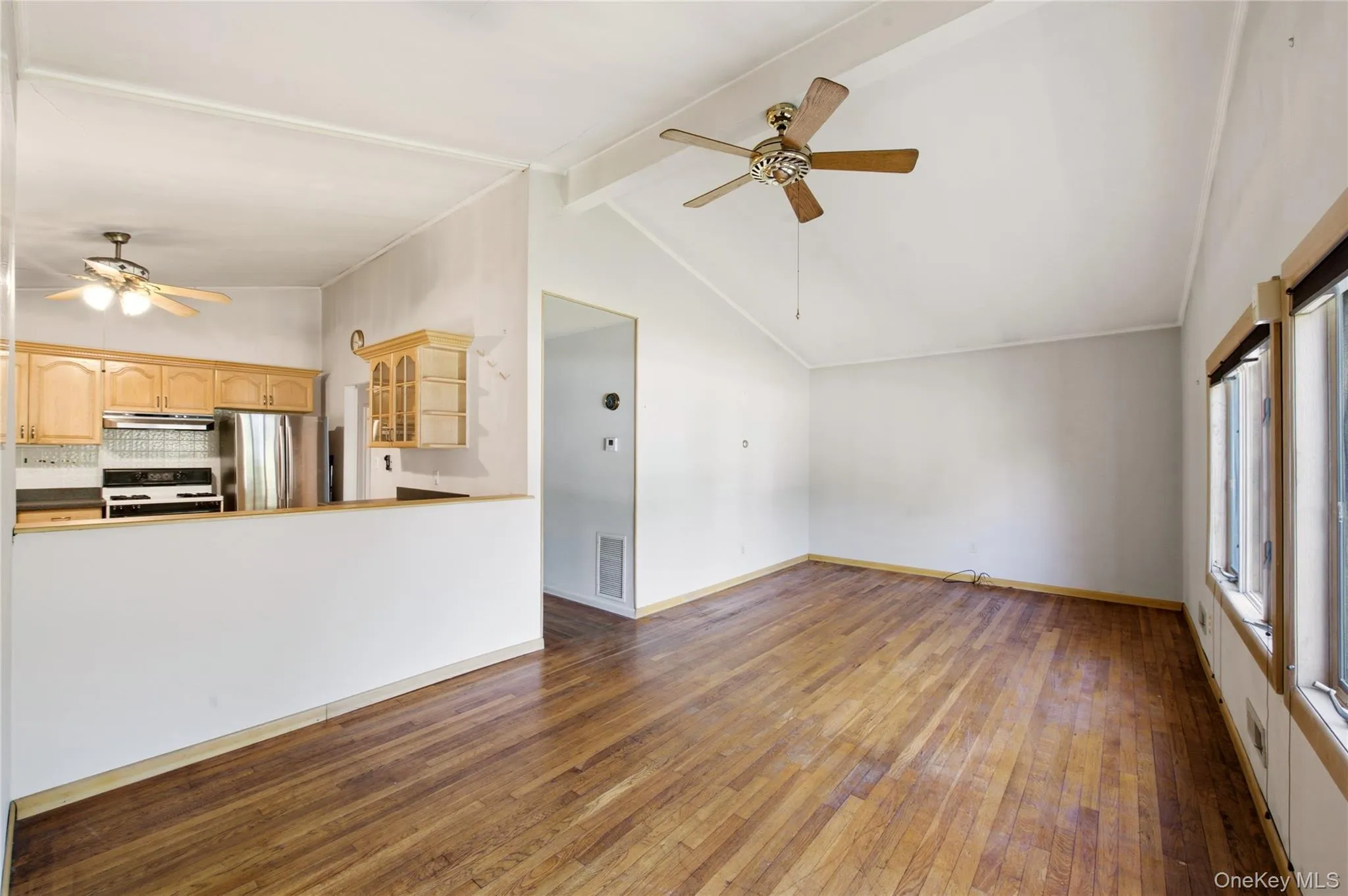 29 Penn Drive, Smithtown, NY, 4 Bedrooms Bedrooms, 6 Rooms Rooms,1 BathroomBathrooms,Residential,For Rent,Penn,0,1034371 29 Penn Drive, Smithtown, NY, 4 Bedrooms Bedrooms, 6 Rooms Rooms,1 BathroomBathrooms,Residential,For Rent,Penn,0,1034371