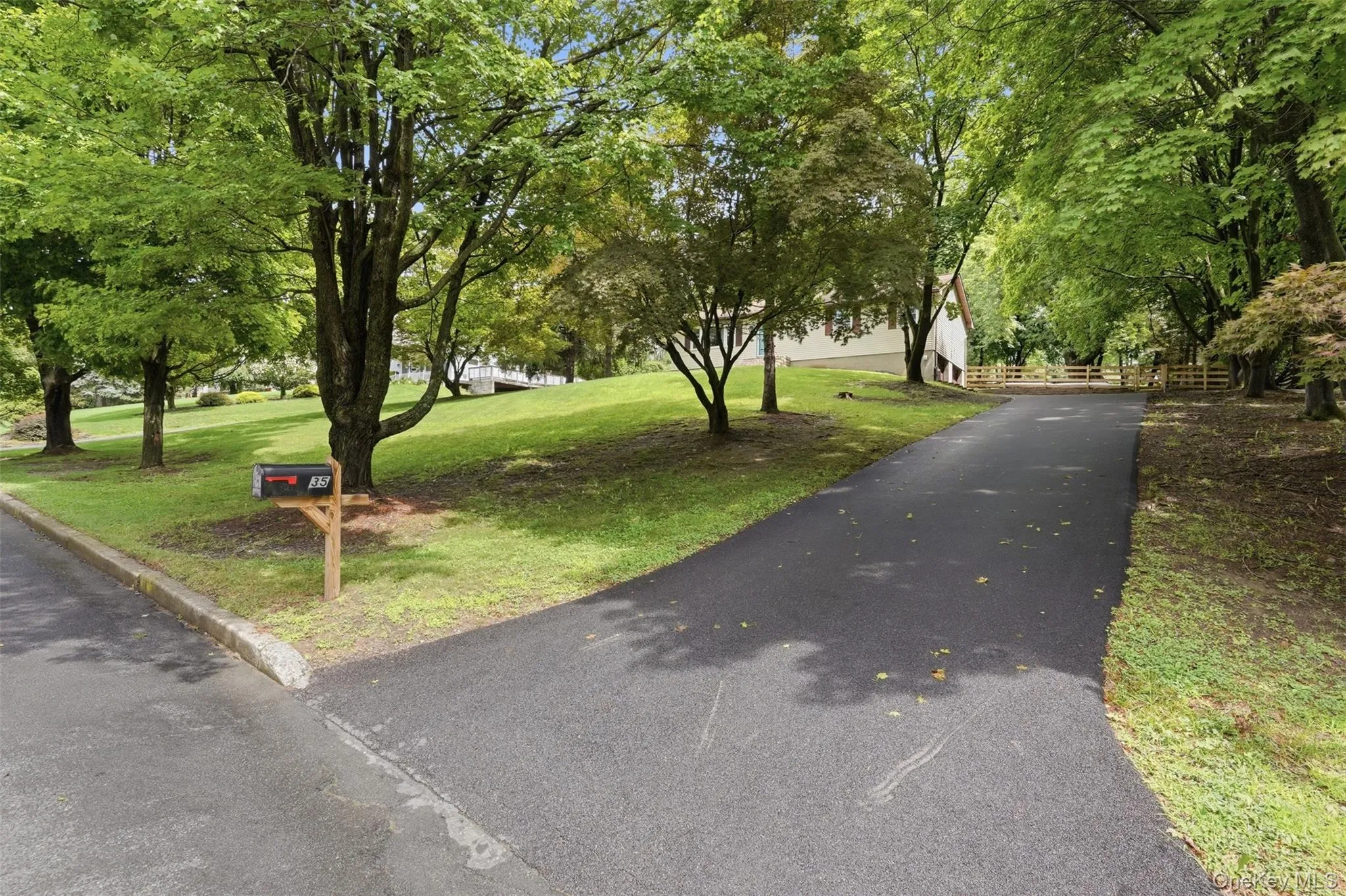 35 Beverly Drive, Warwick (town), NY, 2 Bedrooms Bedrooms, 9 Rooms Rooms,2 BathroomsBathrooms,Residential,For Rent,Beverly,0,1034381 35 Beverly Drive, Warwick (town), NY, 2 Bedrooms Bedrooms, 9 Rooms Rooms,2 BathroomsBathrooms,Residential,For Rent,Beverly,0,1034381