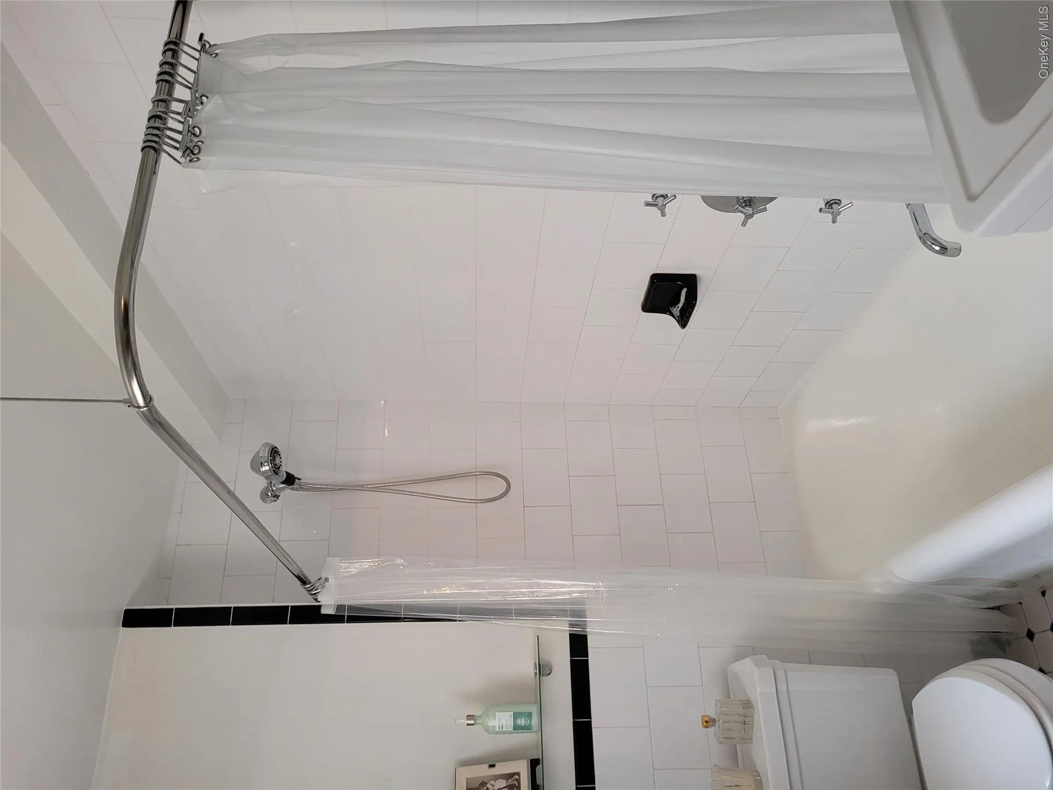 Bathroom with tub Bathroom with tub