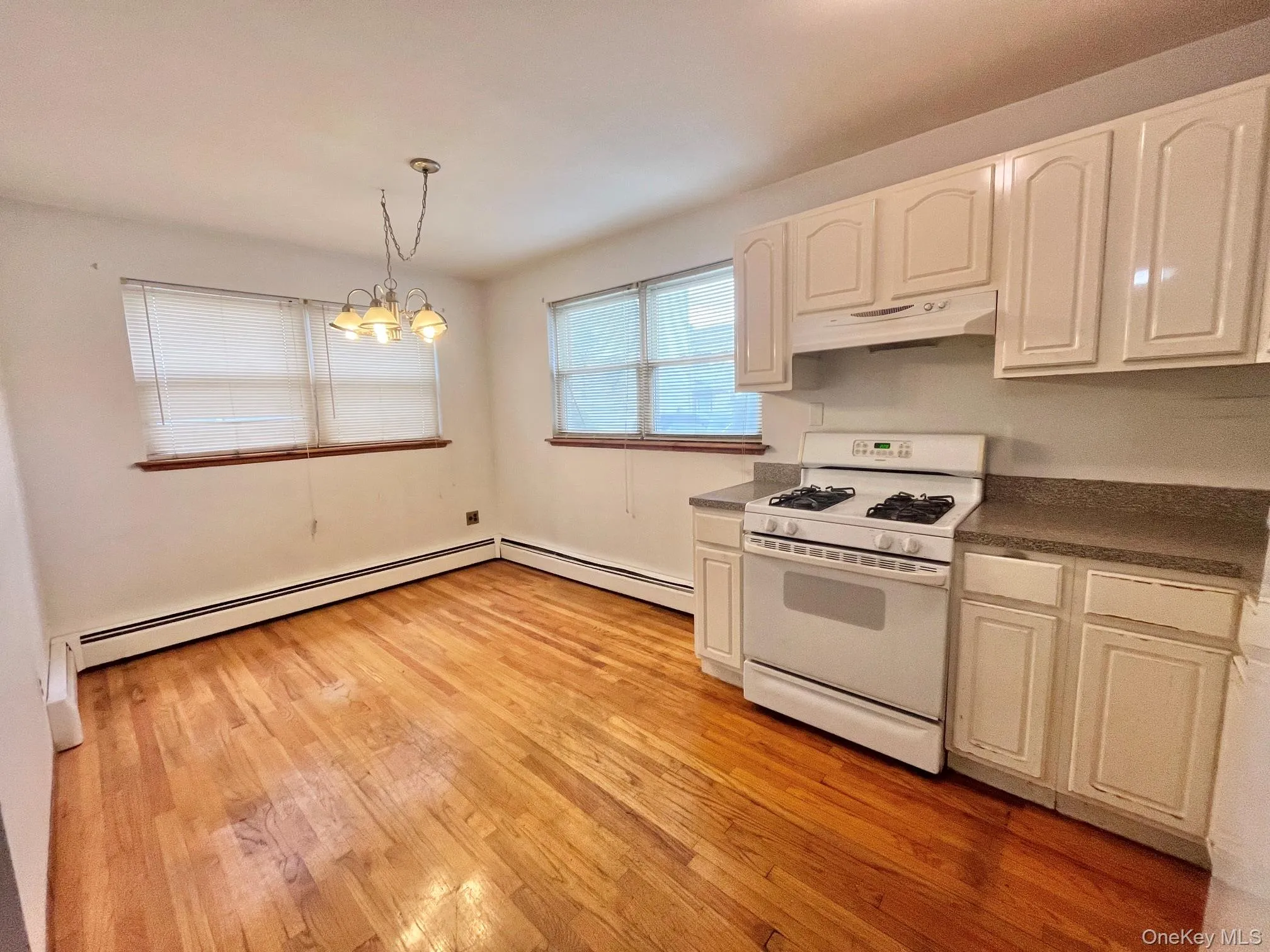 66 Oak Street, Rye Town, NY, 2 Bedrooms Bedrooms, 4 Rooms Rooms,1 BathroomBathrooms,Residential Lease,For Rent,Oak,0,1034398 66 Oak Street, Rye Town, NY, 2 Bedrooms Bedrooms, 4 Rooms Rooms,1 BathroomBathrooms,Residential Lease,For Rent,Oak,0,1034398