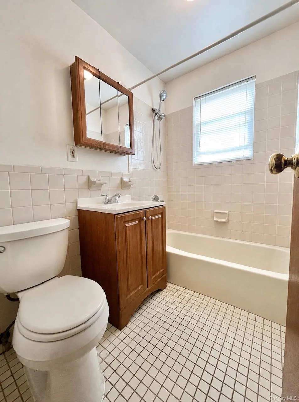 66 Oak Street, Rye Town, NY, 2 Bedrooms Bedrooms, 4 Rooms Rooms,1 BathroomBathrooms,Residential Lease,For Rent,Oak,0,1034398 66 Oak Street, Rye Town, NY, 2 Bedrooms Bedrooms, 4 Rooms Rooms,1 BathroomBathrooms,Residential Lease,For Rent,Oak,0,1034398