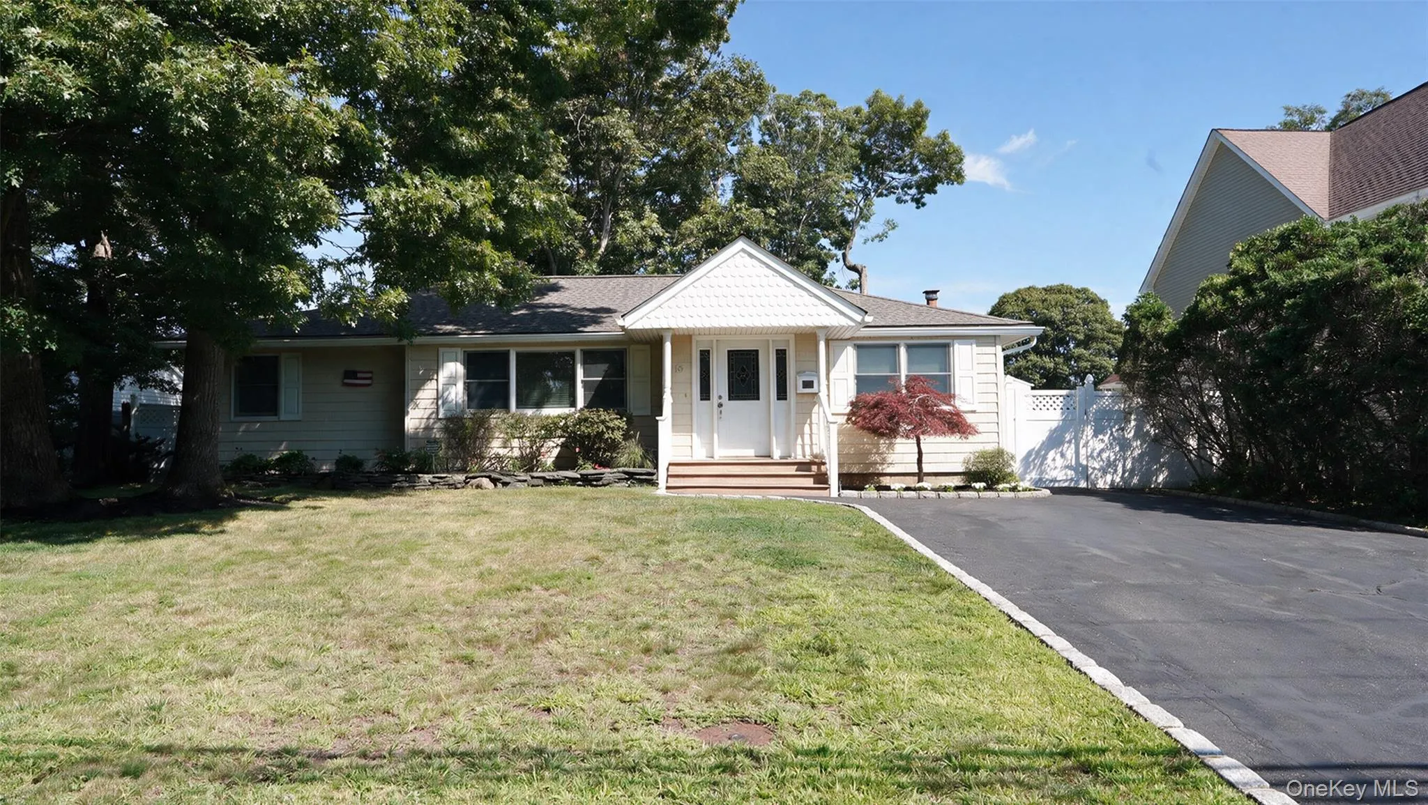 15 Marianna Place, Islip, NY, 4 Bedrooms Bedrooms, 7 Rooms Rooms,1 BathroomBathrooms,Residential,For Rent,Marianna,0,1034401 15 Marianna Place, Islip, NY, 4 Bedrooms Bedrooms, 7 Rooms Rooms,1 BathroomBathrooms,Residential,For Rent,Marianna,0,1034401