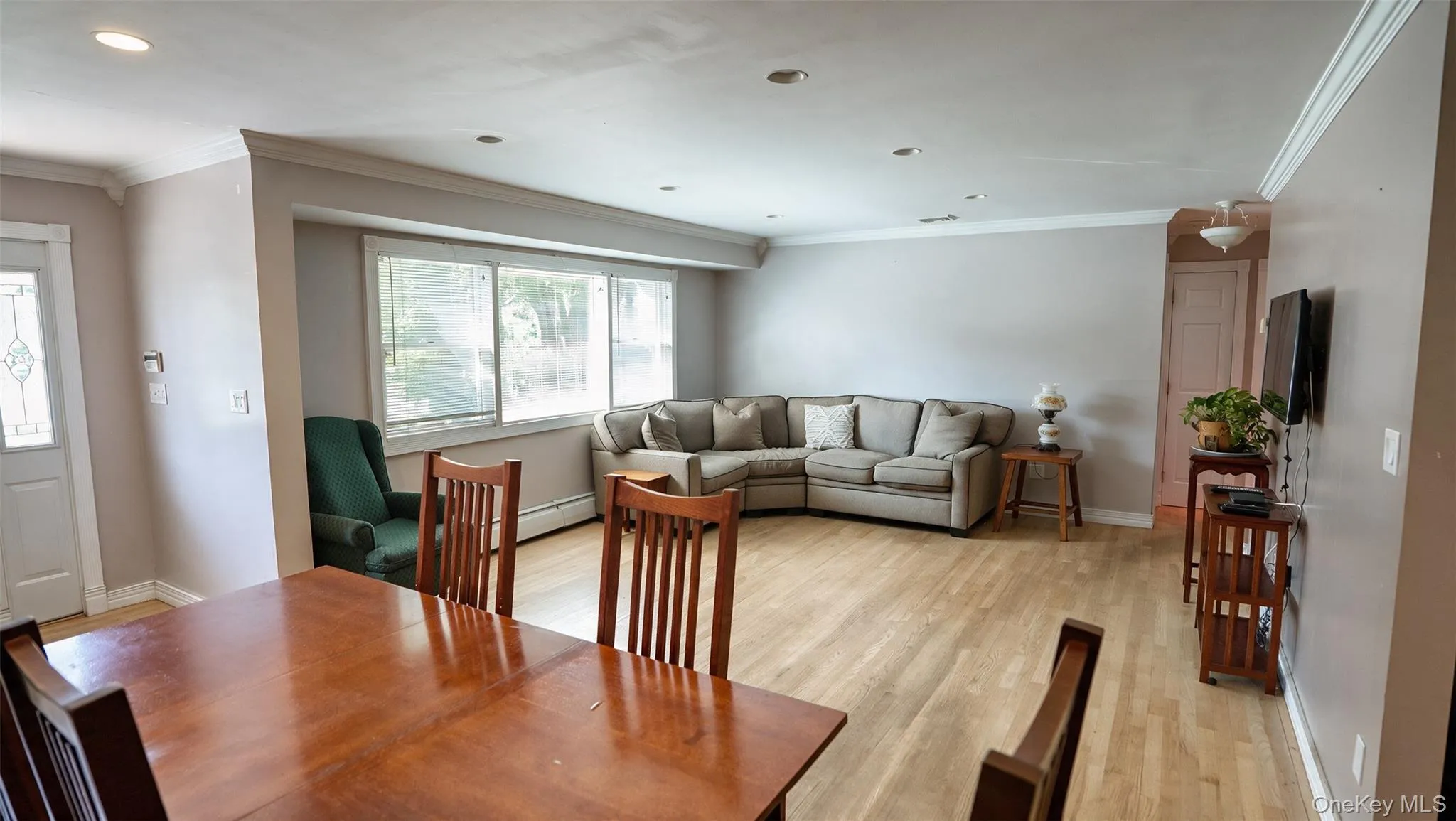 15 Marianna Place, Islip, NY, 4 Bedrooms Bedrooms, 7 Rooms Rooms,1 BathroomBathrooms,Residential,For Rent,Marianna,0,1034401 15 Marianna Place, Islip, NY, 4 Bedrooms Bedrooms, 7 Rooms Rooms,1 BathroomBathrooms,Residential,For Rent,Marianna,0,1034401