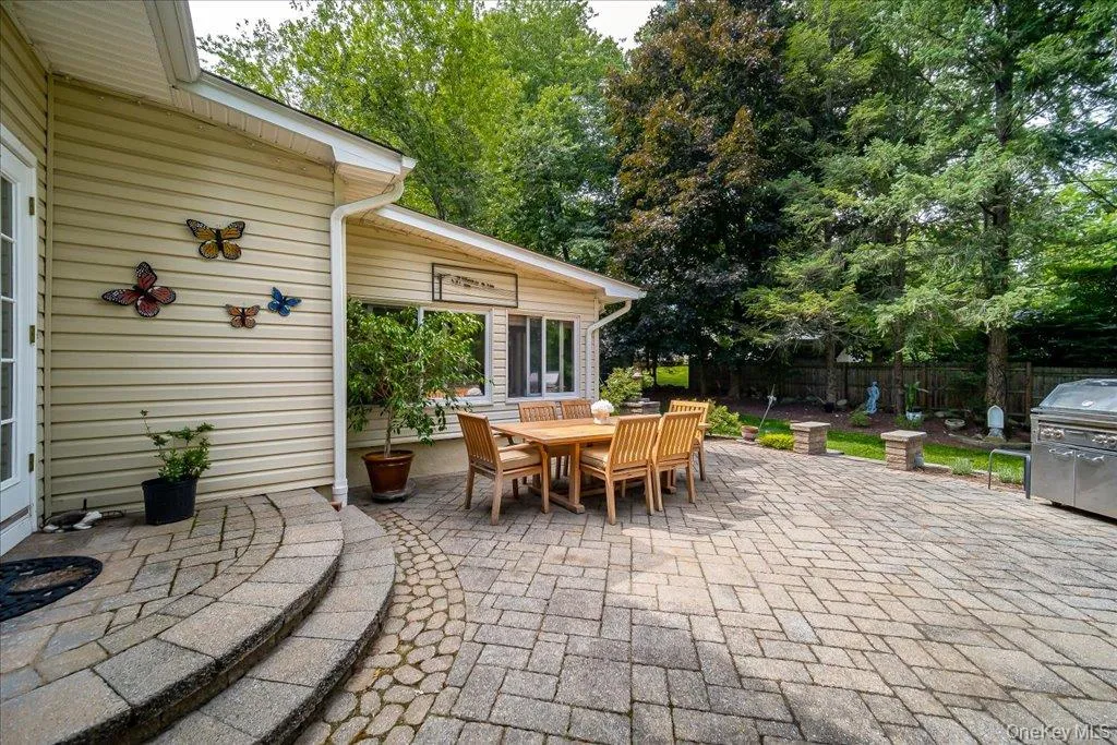 22 Concord Drive, Clarkstown, NY, 4 Bedrooms Bedrooms, 13 Rooms Rooms,2 BathroomsBathrooms,Residential,For Rent,Concord,0,1034409 22 Concord Drive, Clarkstown, NY, 4 Bedrooms Bedrooms, 13 Rooms Rooms,2 BathroomsBathrooms,Residential,For Rent,Concord,0,1034409