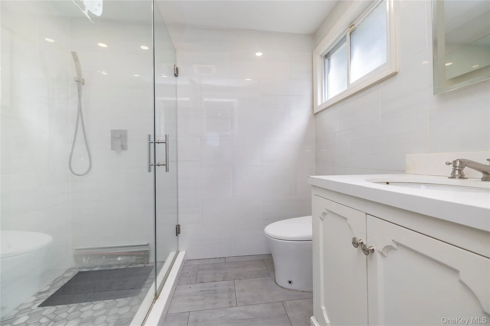 140 Baltimore Avenue, Oyster Bay, NY, 2 Bedrooms Bedrooms, 6 Rooms Rooms,2 BathroomsBathrooms,Residential Lease,For Rent,Baltimore,0,1034414 140 Baltimore Avenue, Oyster Bay, NY, 2 Bedrooms Bedrooms, 6 Rooms Rooms,2 BathroomsBathrooms,Residential Lease,For Rent,Baltimore,0,1034414
