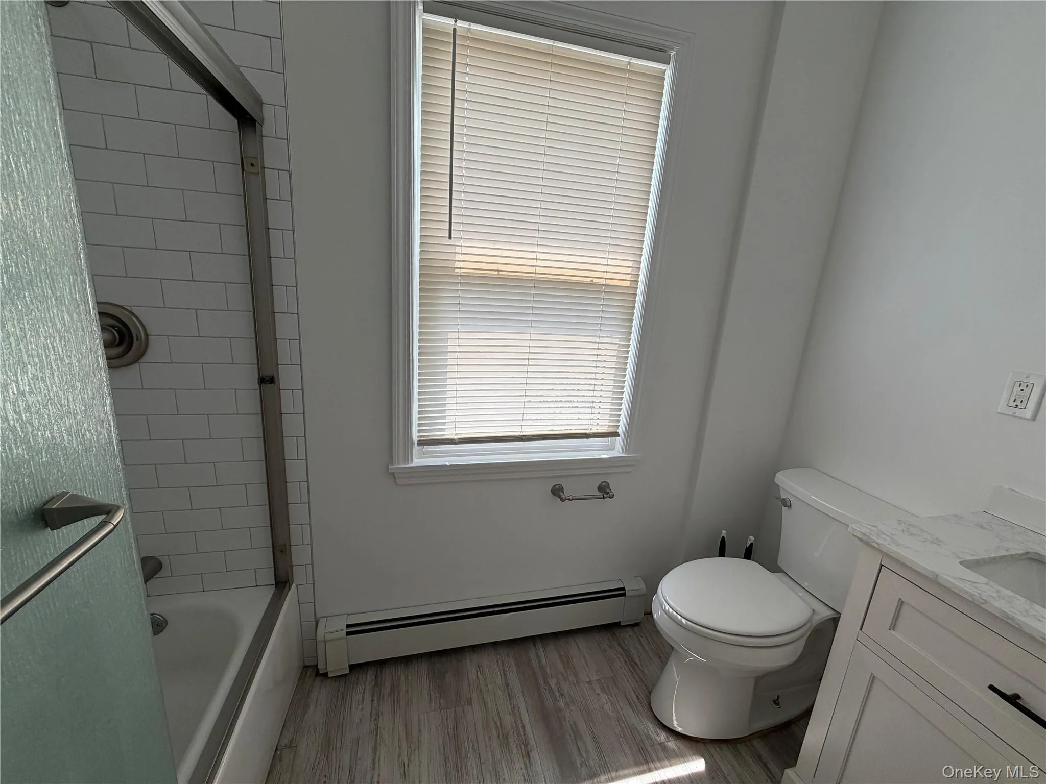39 Wolfle Street, Glen Cove, NY, 2 Bedrooms Bedrooms, 4 Rooms Rooms,1 BathroomBathrooms,Residential Lease,For Rent,Wolfle,0,1034418 39 Wolfle Street, Glen Cove, NY, 2 Bedrooms Bedrooms, 4 Rooms Rooms,1 BathroomBathrooms,Residential Lease,For Rent,Wolfle,0,1034418