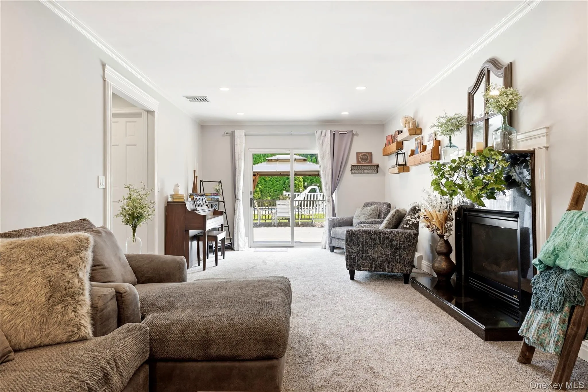 9 Mount Sinai Avenue, Brookhaven, NY, 4 Bedrooms Bedrooms, 7 Rooms Rooms,2 BathroomsBathrooms,Residential,For Rent,Mount Sinai,0,1034421 9 Mount Sinai Avenue, Brookhaven, NY, 4 Bedrooms Bedrooms, 7 Rooms Rooms,2 BathroomsBathrooms,Residential,For Rent,Mount Sinai,0,1034421