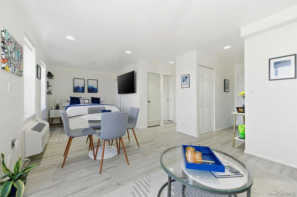 2 Richmond Road, Hempstead, NY, 2 Rooms Rooms,1 BathroomBathrooms,Residential,For Rent,Richmond,0,1034422 2 Richmond Road, Hempstead, NY, 2 Rooms Rooms,1 BathroomBathrooms,Residential,For Rent,Richmond,0,1034422
