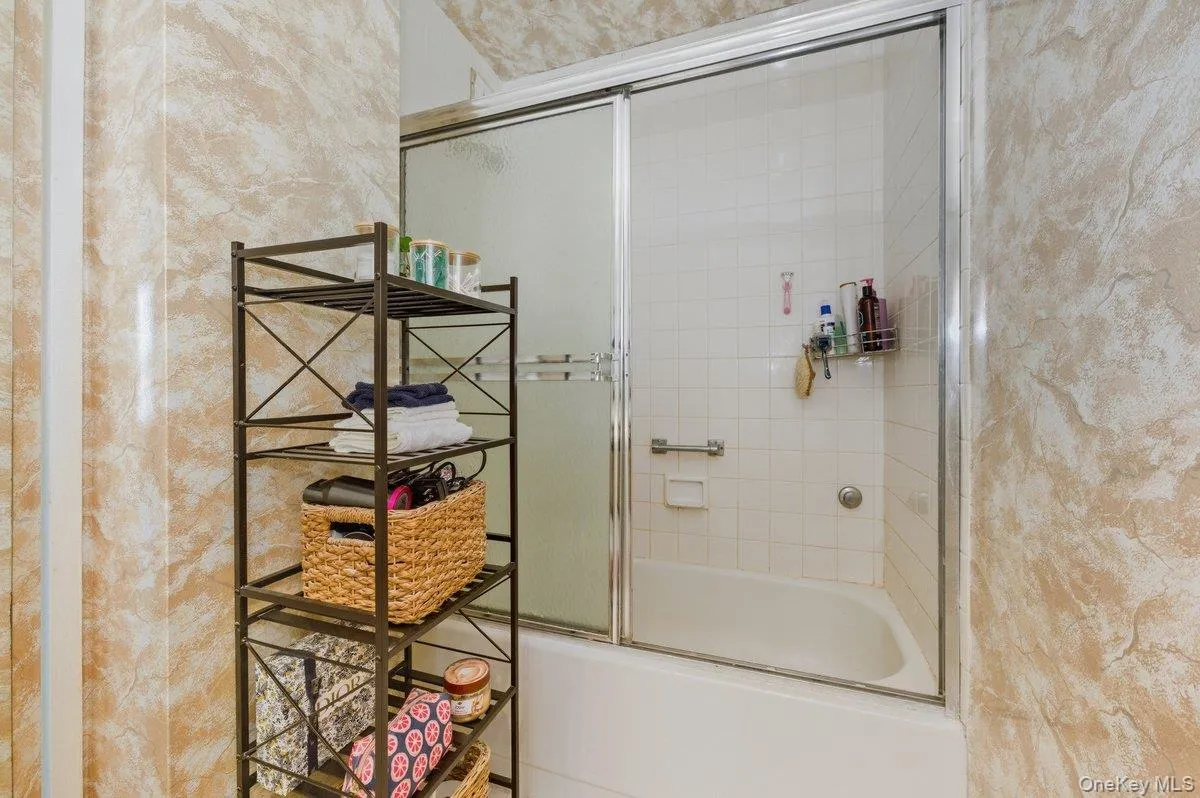 2 Richmond Road, Hempstead, NY, 2 Rooms Rooms,1 BathroomBathrooms,Residential,For Rent,Richmond,0,1034422 2 Richmond Road, Hempstead, NY, 2 Rooms Rooms,1 BathroomBathrooms,Residential,For Rent,Richmond,0,1034422