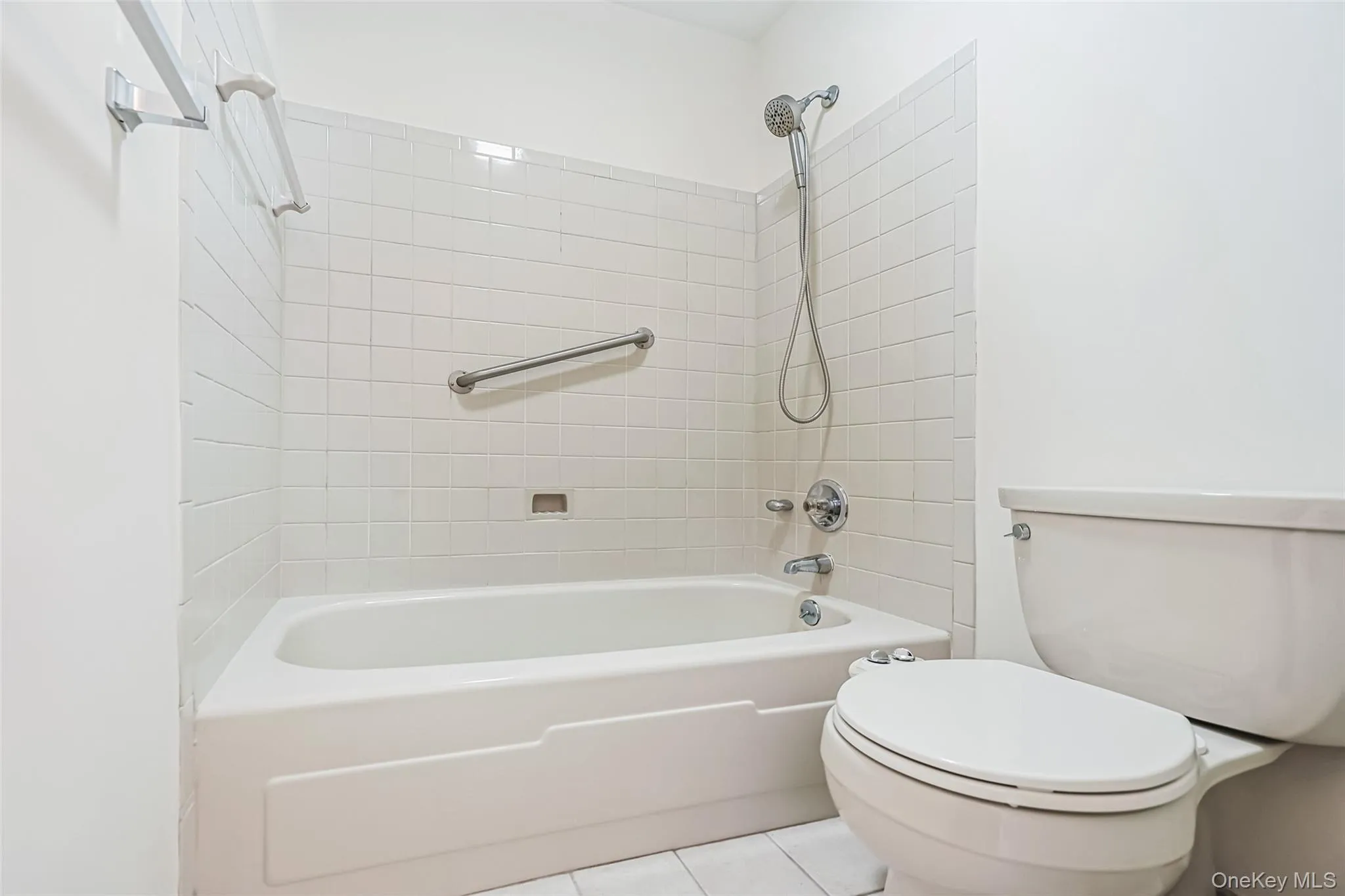 708 Cabot Court, Smithtown, NY, 1 Bedroom Bedrooms, 4 Rooms Rooms,1 BathroomBathrooms,Residential,For Rent,Cabot,0,1034423 708 Cabot Court, Smithtown, NY, 1 Bedroom Bedrooms, 4 Rooms Rooms,1 BathroomBathrooms,Residential,For Rent,Cabot,0,1034423