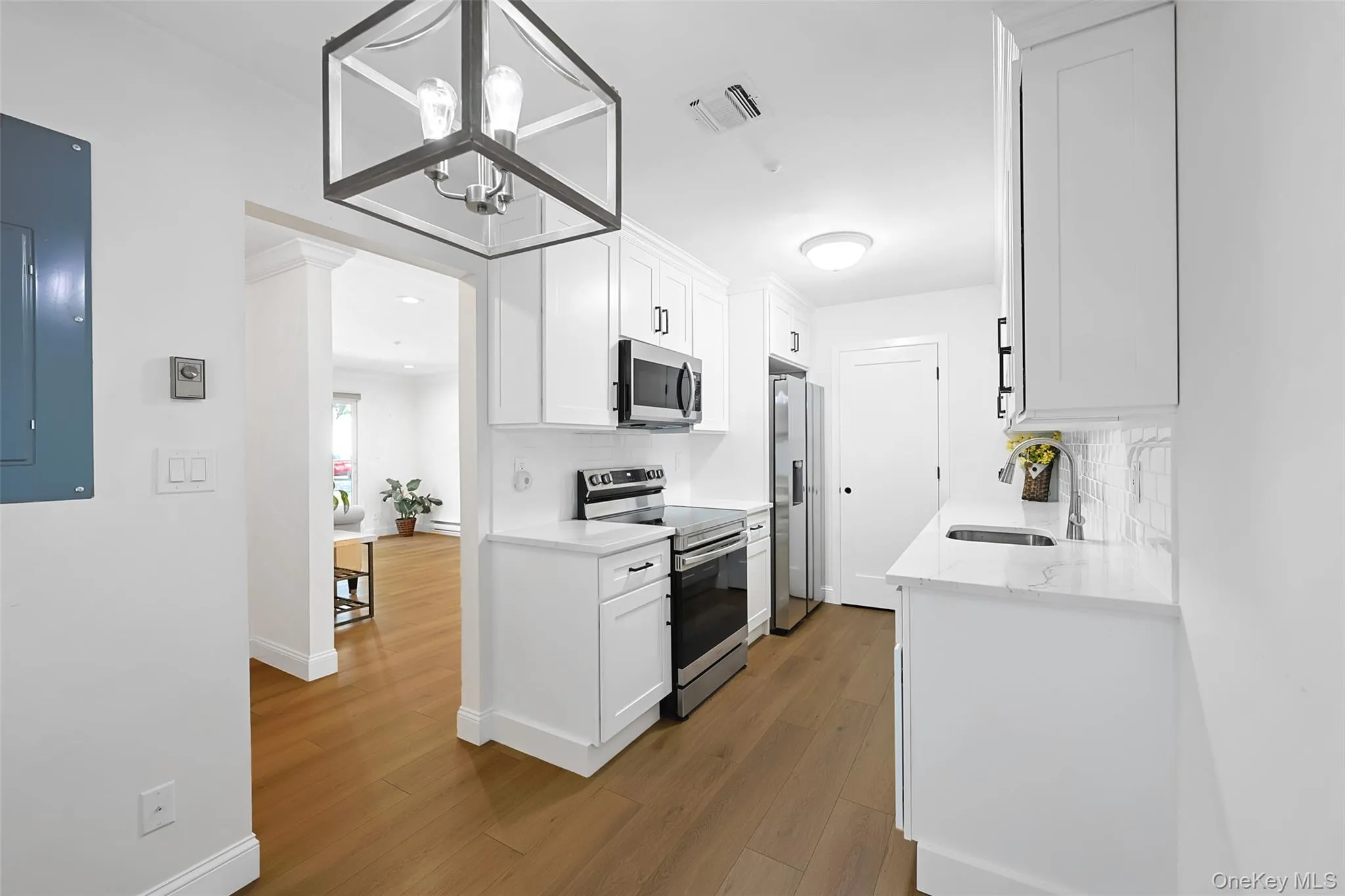 708 Cabot Court, Smithtown, NY, 1 Bedroom Bedrooms, 4 Rooms Rooms,1 BathroomBathrooms,Residential,For Rent,Cabot,0,1034423 708 Cabot Court, Smithtown, NY, 1 Bedroom Bedrooms, 4 Rooms Rooms,1 BathroomBathrooms,Residential,For Rent,Cabot,0,1034423