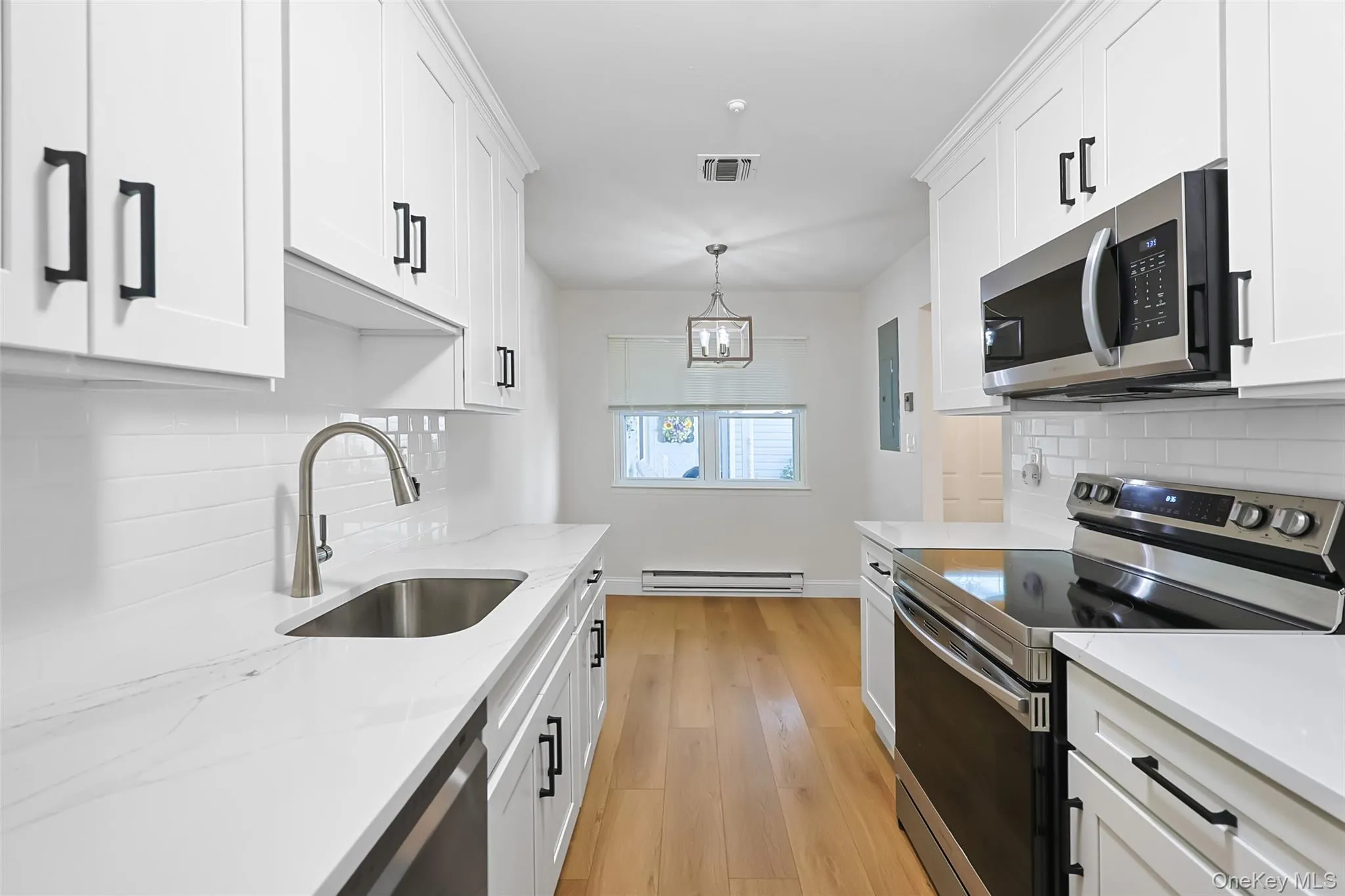708 Cabot Court, Smithtown, NY, 1 Bedroom Bedrooms, 4 Rooms Rooms,1 BathroomBathrooms,Residential,For Rent,Cabot,0,1034423 708 Cabot Court, Smithtown, NY, 1 Bedroom Bedrooms, 4 Rooms Rooms,1 BathroomBathrooms,Residential,For Rent,Cabot,0,1034423