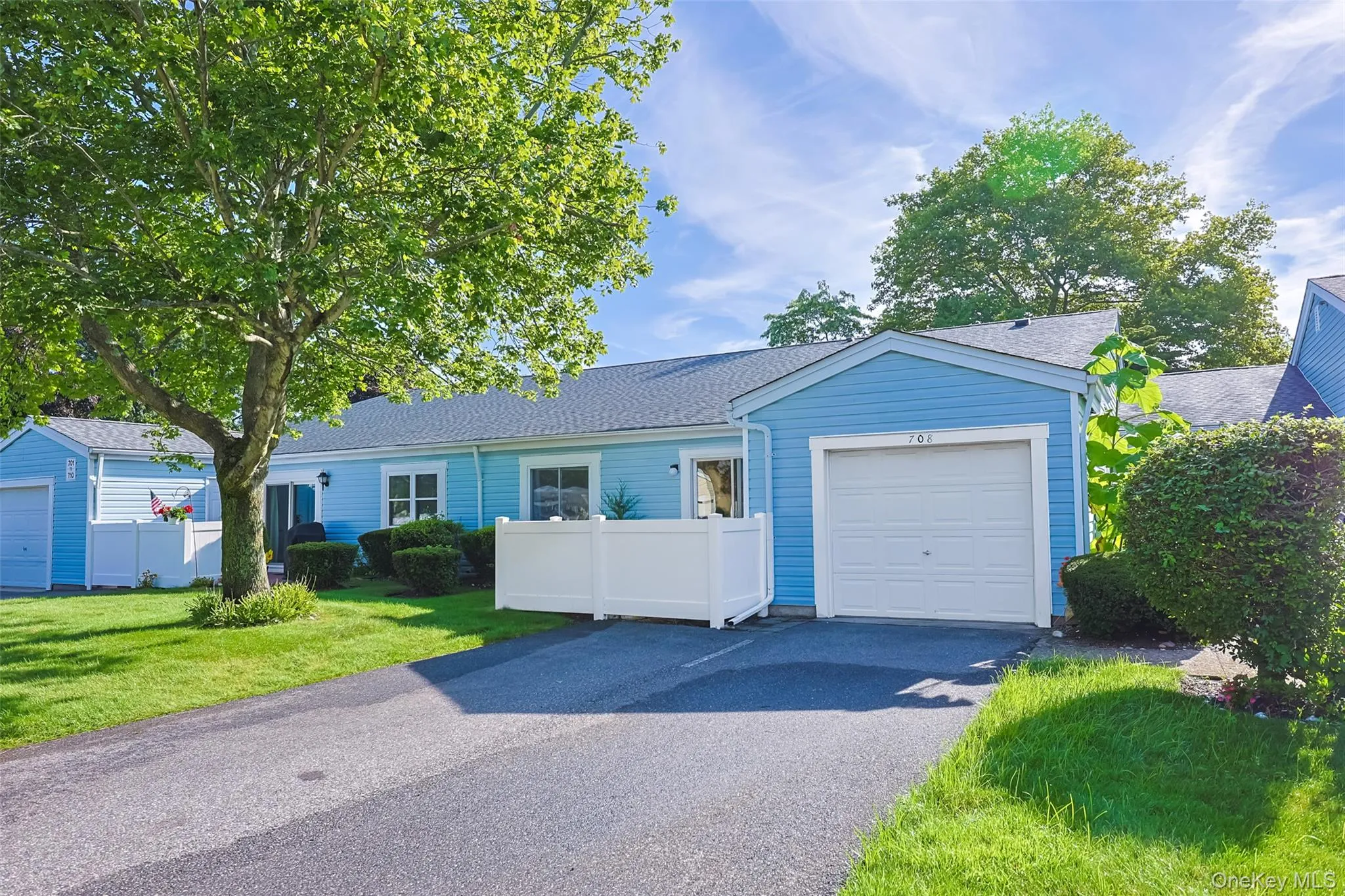 708 Cabot Court, Smithtown, NY, 1 Bedroom Bedrooms, 4 Rooms Rooms,1 BathroomBathrooms,Residential,For Rent,Cabot,0,1034423 708 Cabot Court, Smithtown, NY, 1 Bedroom Bedrooms, 4 Rooms Rooms,1 BathroomBathrooms,Residential,For Rent,Cabot,0,1034423