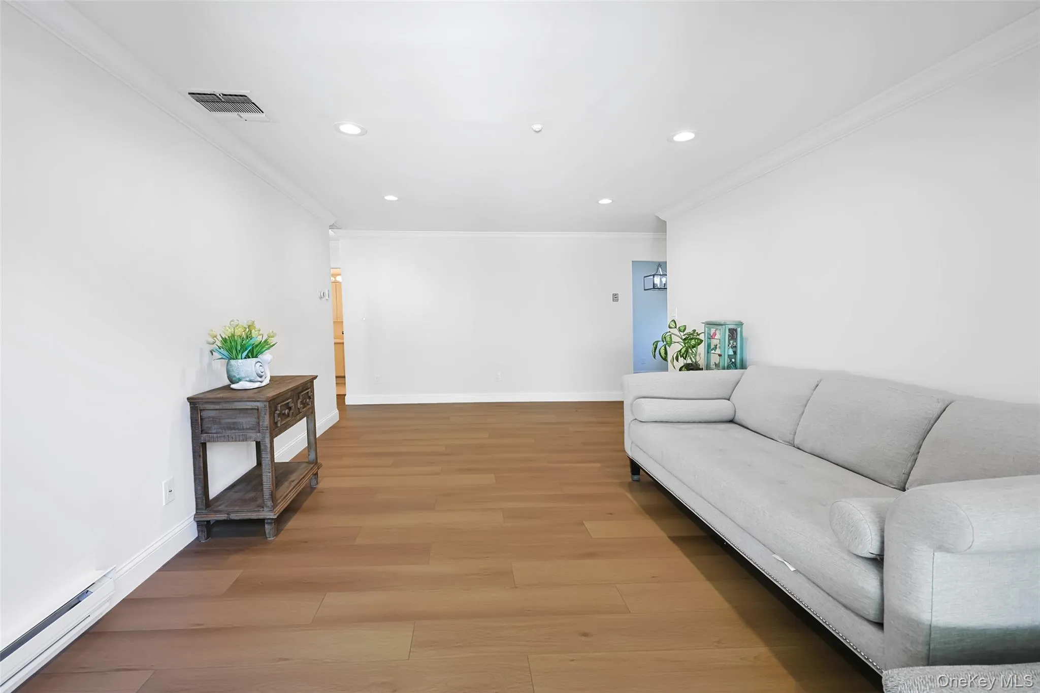 708 Cabot Court, Smithtown, NY, 1 Bedroom Bedrooms, 4 Rooms Rooms,1 BathroomBathrooms,Residential,For Rent,Cabot,0,1034423 708 Cabot Court, Smithtown, NY, 1 Bedroom Bedrooms, 4 Rooms Rooms,1 BathroomBathrooms,Residential,For Rent,Cabot,0,1034423