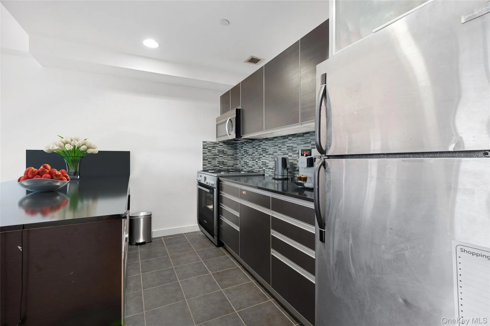 14320 Hoover Avenue, New York, NY, 1 Bedroom Bedrooms, 4 Rooms Rooms,1 BathroomBathrooms,Residential Lease,For Rent,Hoover,0,1034424 14320 Hoover Avenue, New York, NY, 1 Bedroom Bedrooms, 4 Rooms Rooms,1 BathroomBathrooms,Residential Lease,For Rent,Hoover,0,1034424
