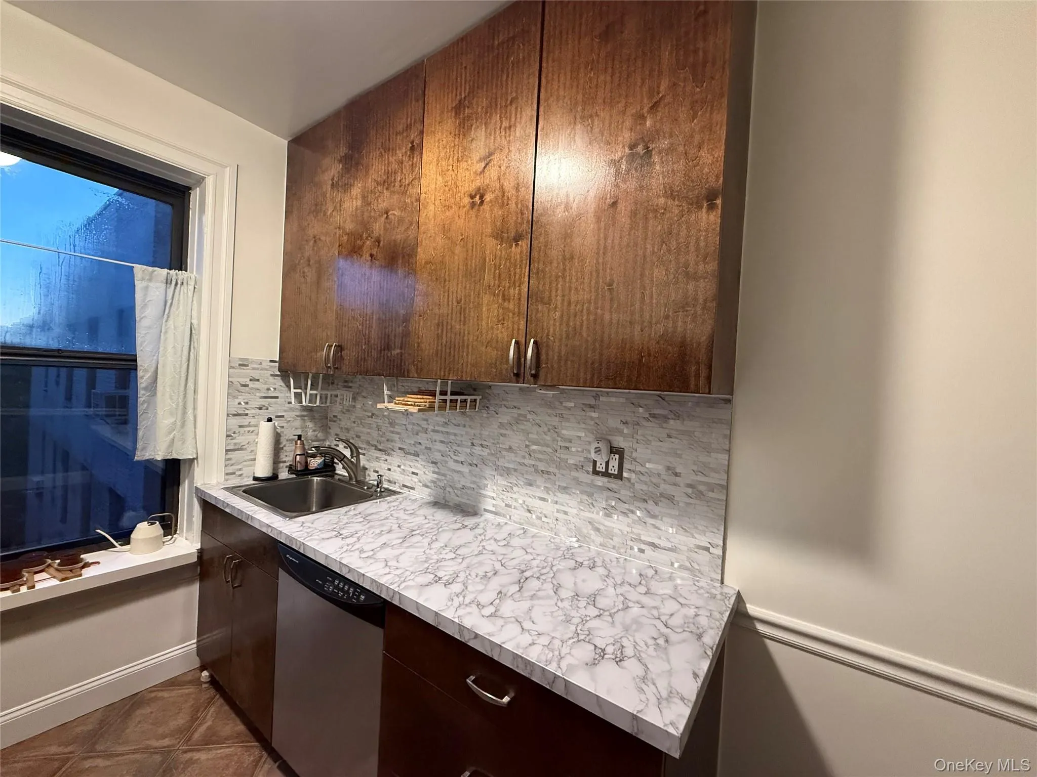 8384 116th Street, New York, NY, 2 Bedrooms Bedrooms, 4 Rooms Rooms,1 BathroomBathrooms,Residential,For Rent,116th,0,1034429 8384 116th Street, New York, NY, 2 Bedrooms Bedrooms, 4 Rooms Rooms,1 BathroomBathrooms,Residential,For Rent,116th,0,1034429