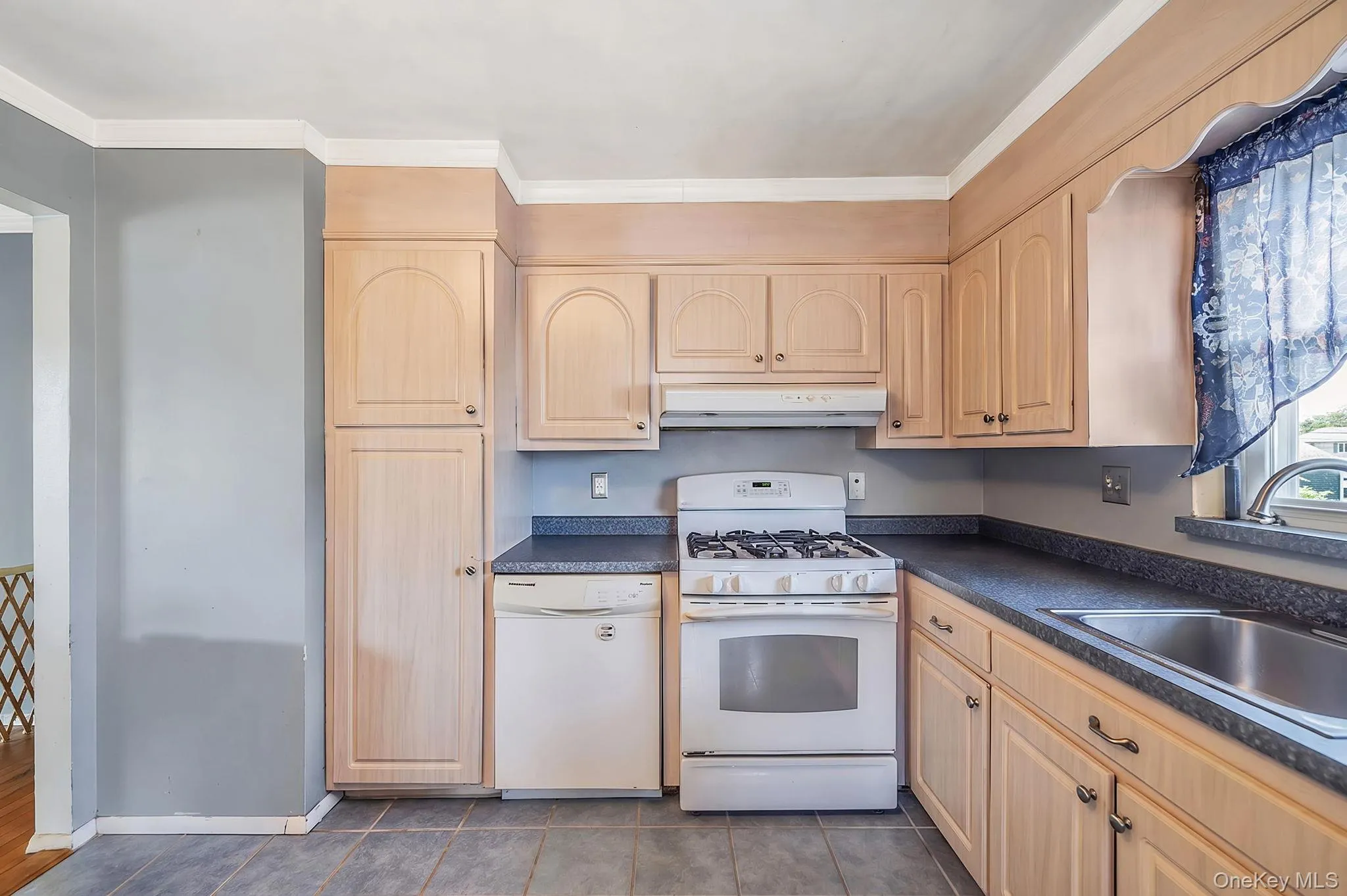 8 Wilson Place, Babylon, NY, 5 Bedrooms Bedrooms, 9 Rooms Rooms,2 BathroomsBathrooms,Residential,For Rent,Wilson,0,1034436 8 Wilson Place, Babylon, NY, 5 Bedrooms Bedrooms, 9 Rooms Rooms,2 BathroomsBathrooms,Residential,For Rent,Wilson,0,1034436