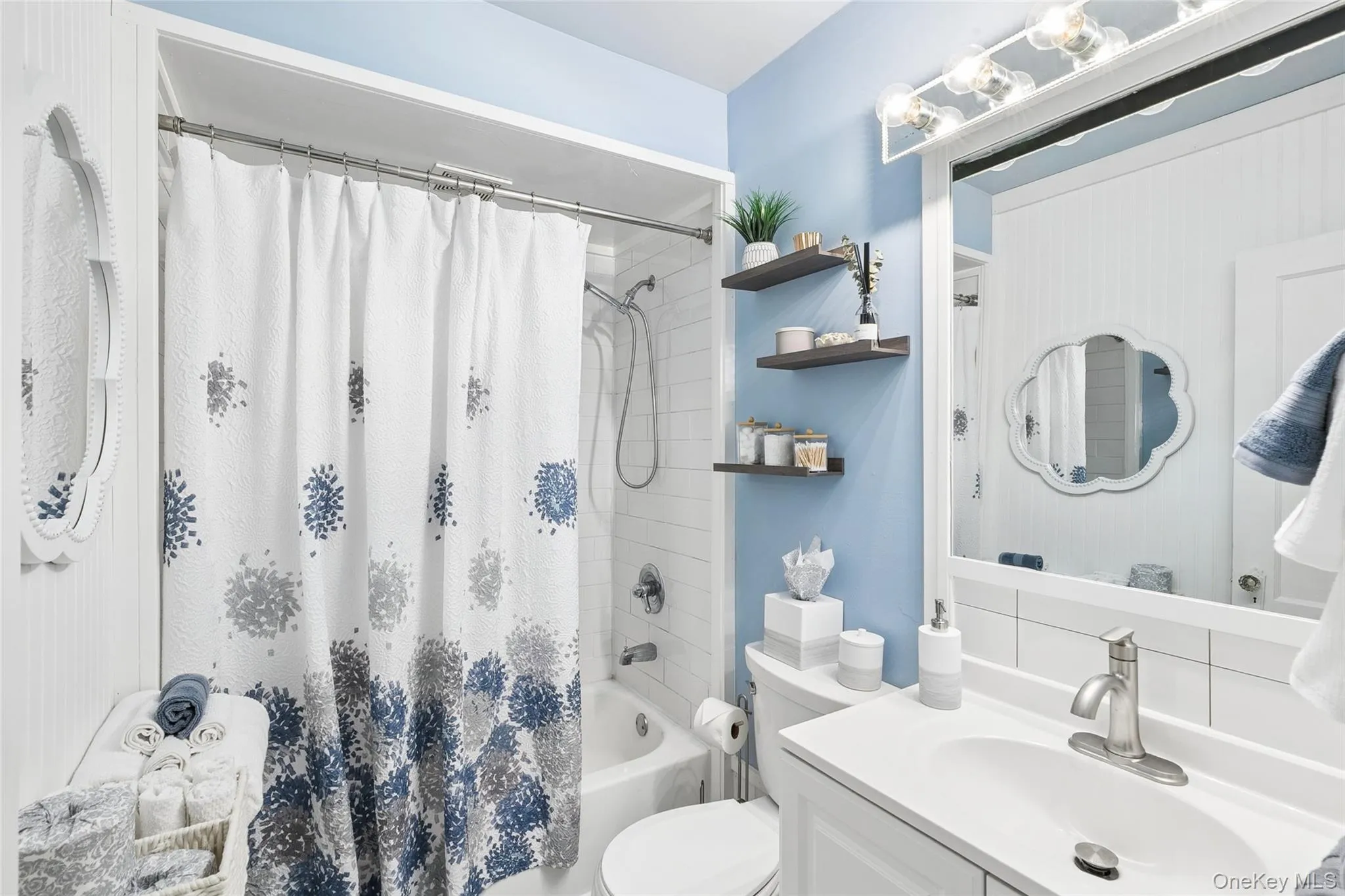 22 South Avenue, Smithtown, NY, 3 Bedrooms Bedrooms, 5 Rooms Rooms,2 BathroomsBathrooms,Residential,For Rent,South,0,1034437 22 South Avenue, Smithtown, NY, 3 Bedrooms Bedrooms, 5 Rooms Rooms,2 BathroomsBathrooms,Residential,For Rent,South,0,1034437