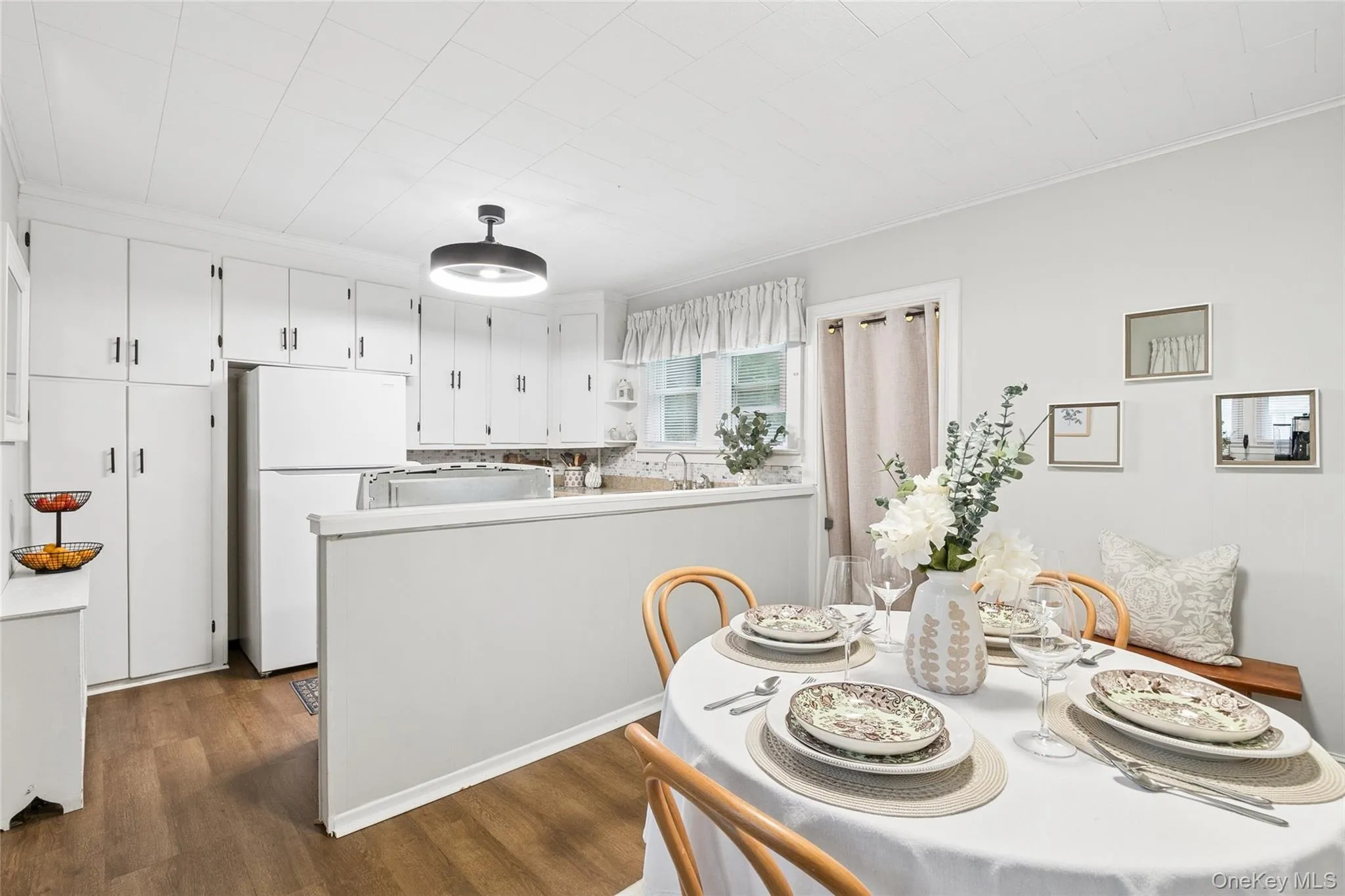 22 South Avenue, Smithtown, NY, 3 Bedrooms Bedrooms, 5 Rooms Rooms,2 BathroomsBathrooms,Residential,For Rent,South,0,1034437 22 South Avenue, Smithtown, NY, 3 Bedrooms Bedrooms, 5 Rooms Rooms,2 BathroomsBathrooms,Residential,For Rent,South,0,1034437