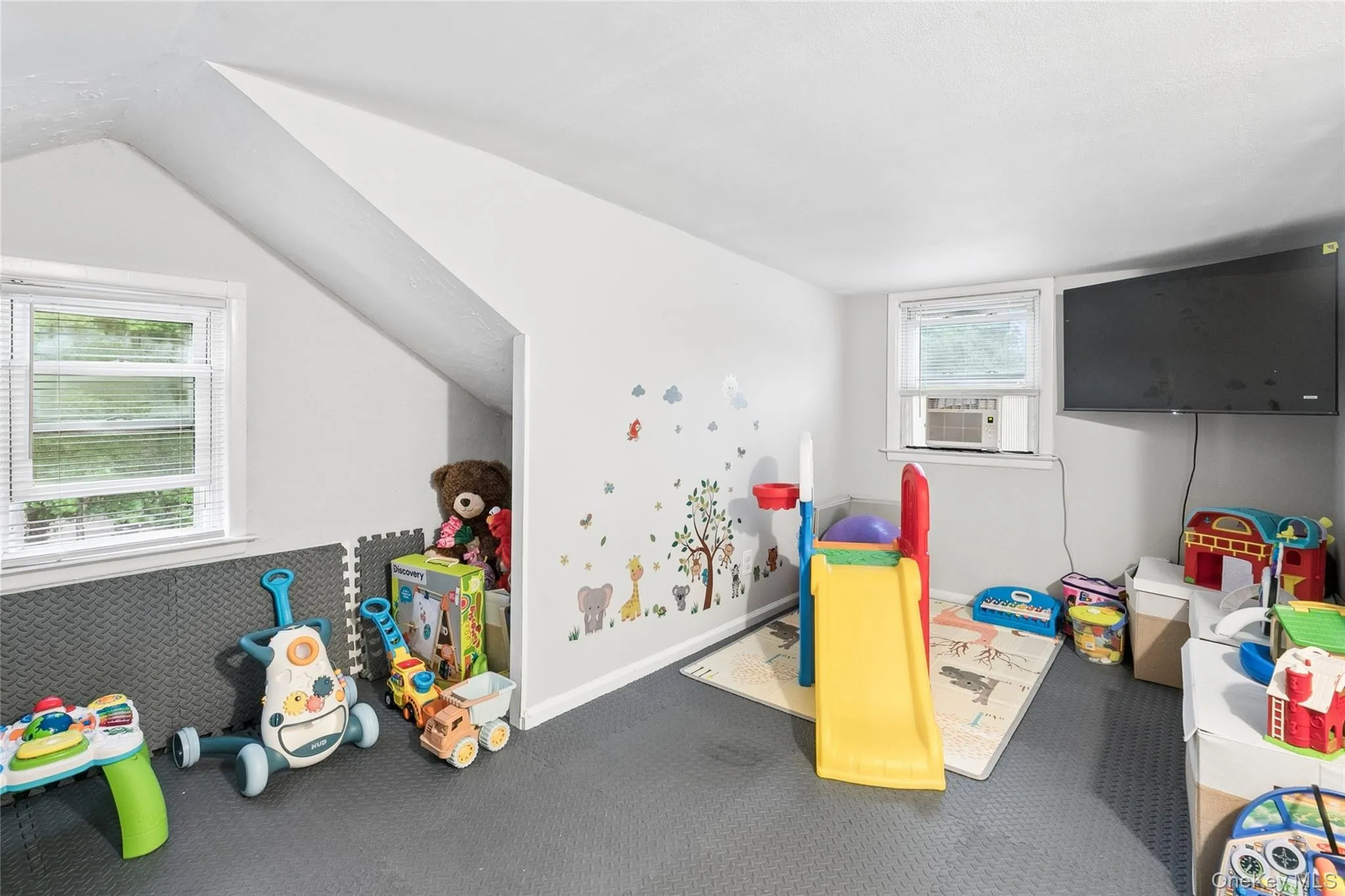 22 South Avenue, Smithtown, NY, 3 Bedrooms Bedrooms, 5 Rooms Rooms,2 BathroomsBathrooms,Residential,For Rent,South,0,1034437 22 South Avenue, Smithtown, NY, 3 Bedrooms Bedrooms, 5 Rooms Rooms,2 BathroomsBathrooms,Residential,For Rent,South,0,1034437