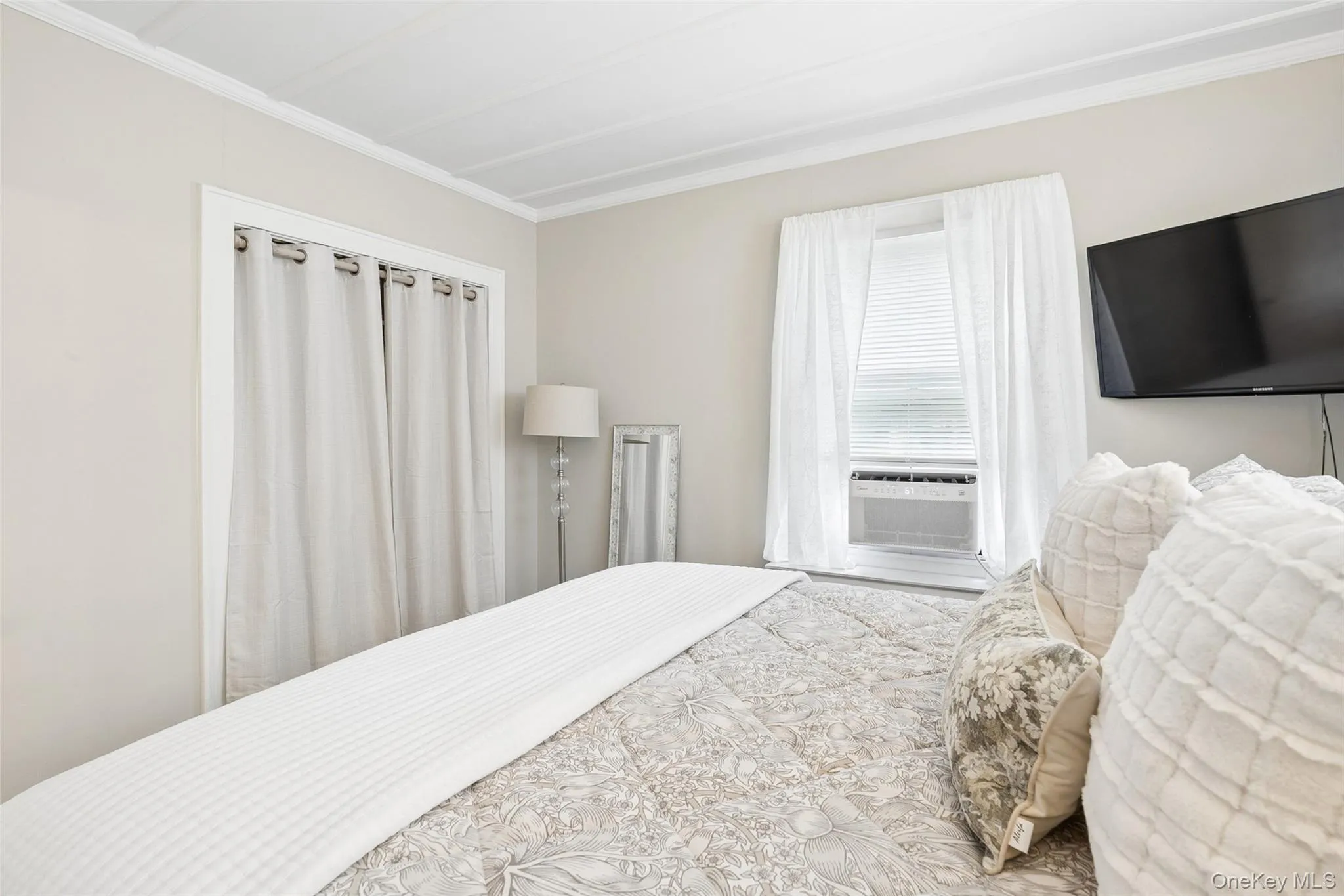 22 South Avenue, Smithtown, NY, 3 Bedrooms Bedrooms, 5 Rooms Rooms,2 BathroomsBathrooms,Residential,For Rent,South,0,1034437 22 South Avenue, Smithtown, NY, 3 Bedrooms Bedrooms, 5 Rooms Rooms,2 BathroomsBathrooms,Residential,For Rent,South,0,1034437