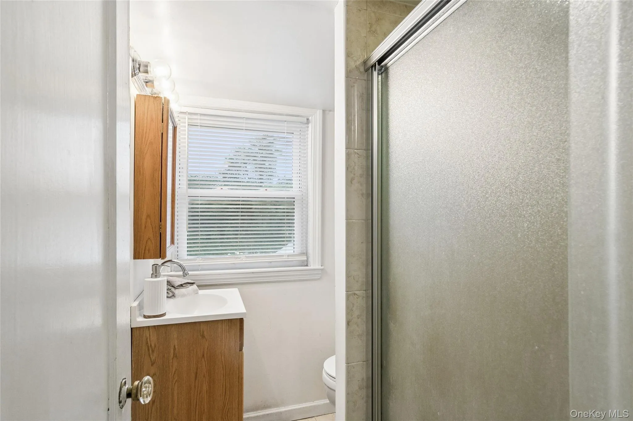 22 South Avenue, Smithtown, NY, 3 Bedrooms Bedrooms, 5 Rooms Rooms,2 BathroomsBathrooms,Residential,For Rent,South,0,1034437 22 South Avenue, Smithtown, NY, 3 Bedrooms Bedrooms, 5 Rooms Rooms,2 BathroomsBathrooms,Residential,For Rent,South,0,1034437