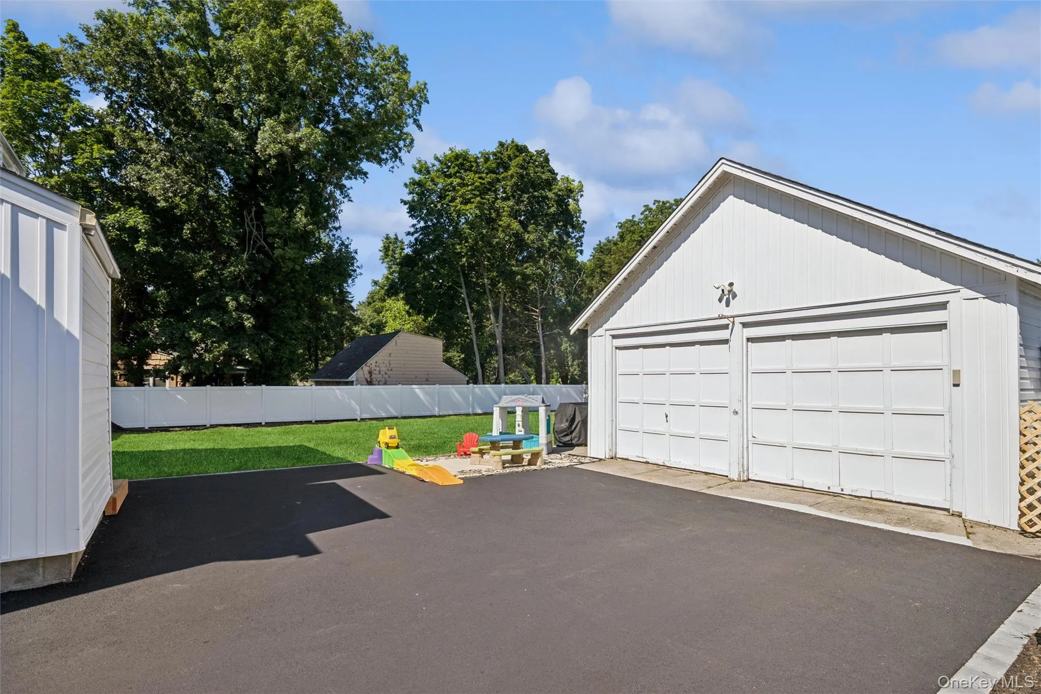 22 South Avenue, Smithtown, NY, 3 Bedrooms Bedrooms, 5 Rooms Rooms,2 BathroomsBathrooms,Residential,For Rent,South,0,1034437 22 South Avenue, Smithtown, NY, 3 Bedrooms Bedrooms, 5 Rooms Rooms,2 BathroomsBathrooms,Residential,For Rent,South,0,1034437