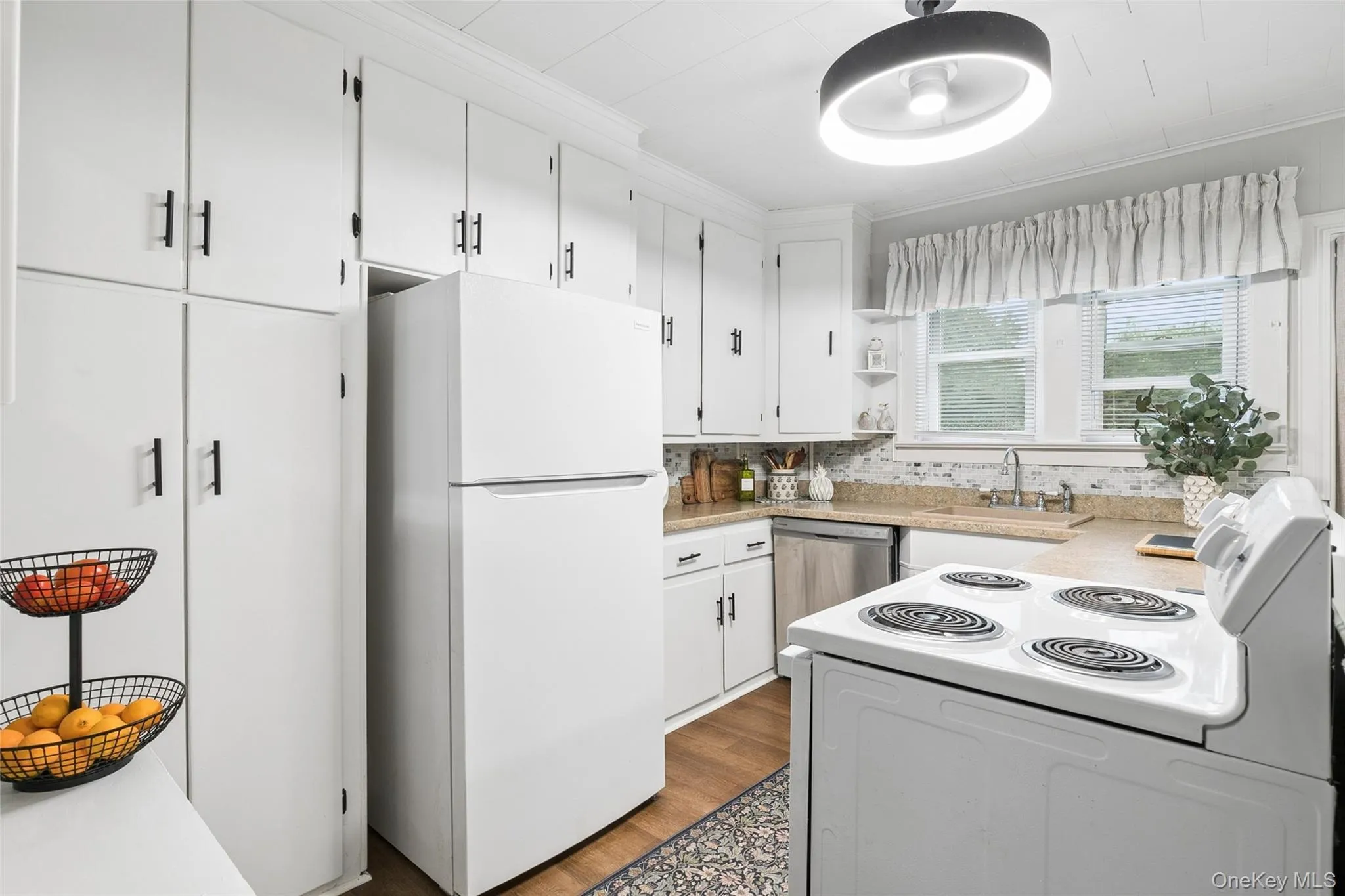 22 South Avenue, Smithtown, NY, 3 Bedrooms Bedrooms, 5 Rooms Rooms,2 BathroomsBathrooms,Residential,For Rent,South,0,1034437 22 South Avenue, Smithtown, NY, 3 Bedrooms Bedrooms, 5 Rooms Rooms,2 BathroomsBathrooms,Residential,For Rent,South,0,1034437