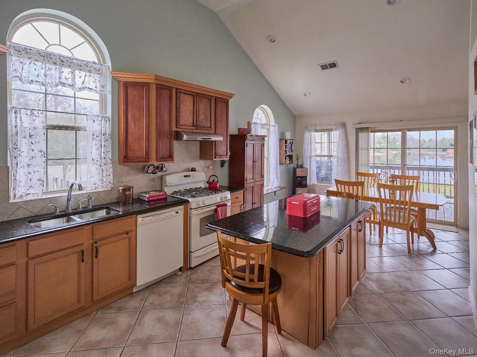 61 Lake Shore Drive West, Thompson, NY, 6 Bedrooms Bedrooms, 10 Rooms Rooms,3 BathroomsBathrooms,Residential,For Rent,Lake Shore Drive West,0,1034438 61 Lake Shore Drive West, Thompson, NY, 6 Bedrooms Bedrooms, 10 Rooms Rooms,3 BathroomsBathrooms,Residential,For Rent,Lake Shore Drive West,0,1034438