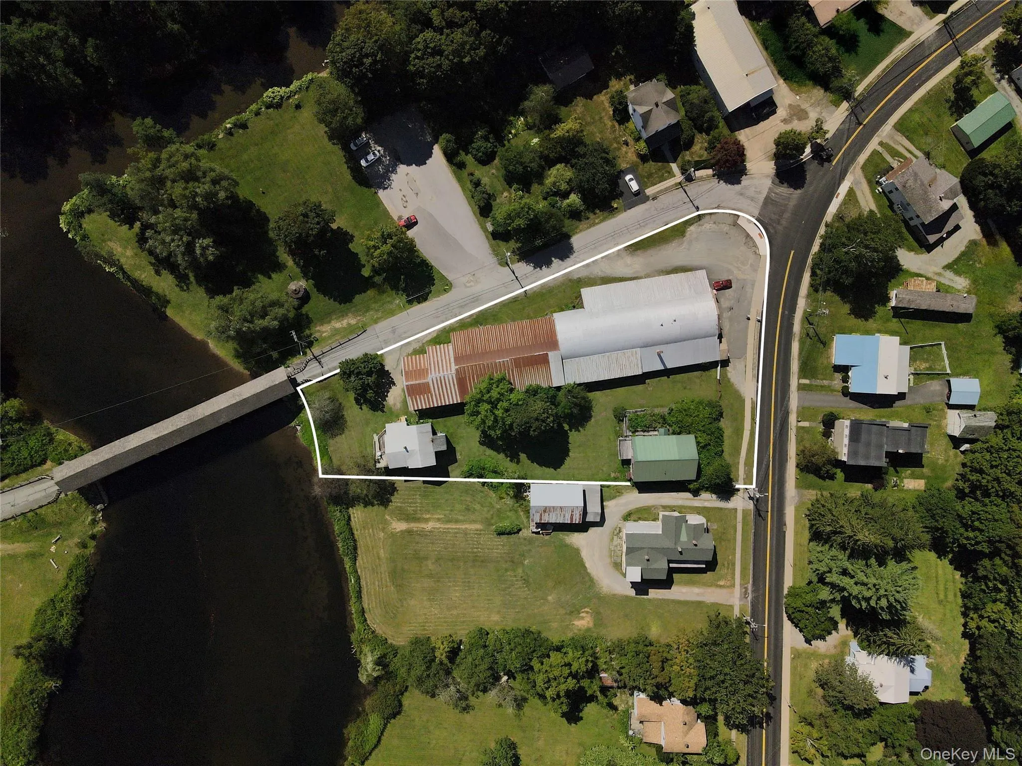 Aerial overview of property's location featuring property parcel outlined Aerial overview of property's location featuring property parcel outlined