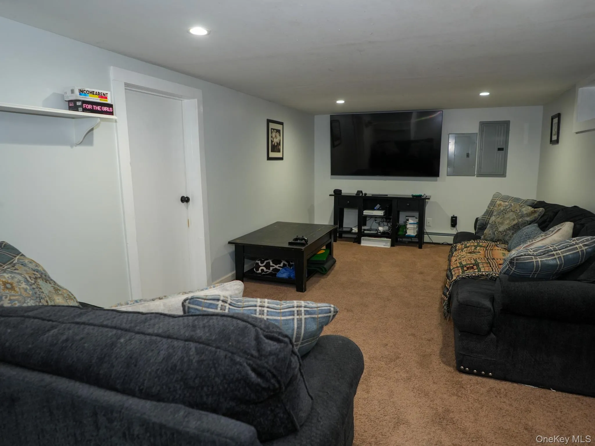 Finished basement additional family room, game room Finished basement additional family room, game room