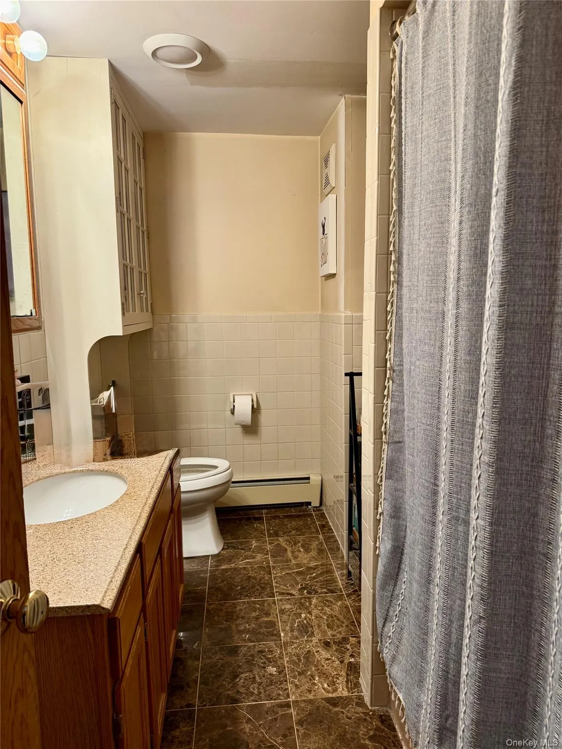1st floor full bath 1st floor full bath