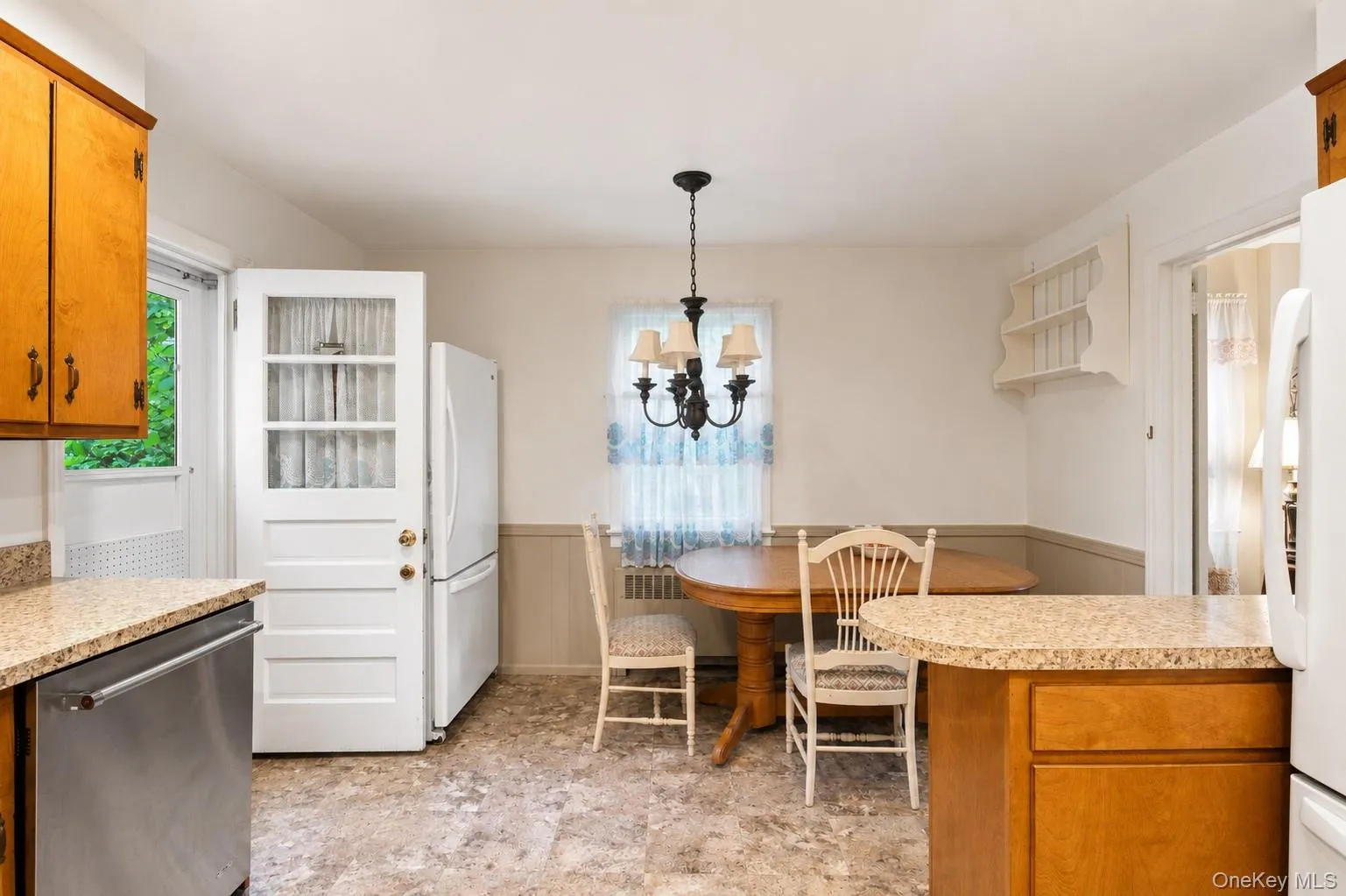 26 Reynolds Place, Eastchester, NY, 3 Bedrooms Bedrooms, 7 Rooms Rooms,2 BathroomsBathrooms,Residential,For Rent,Reynolds,0,1034459 26 Reynolds Place, Eastchester, NY, 3 Bedrooms Bedrooms, 7 Rooms Rooms,2 BathroomsBathrooms,Residential,For Rent,Reynolds,0,1034459