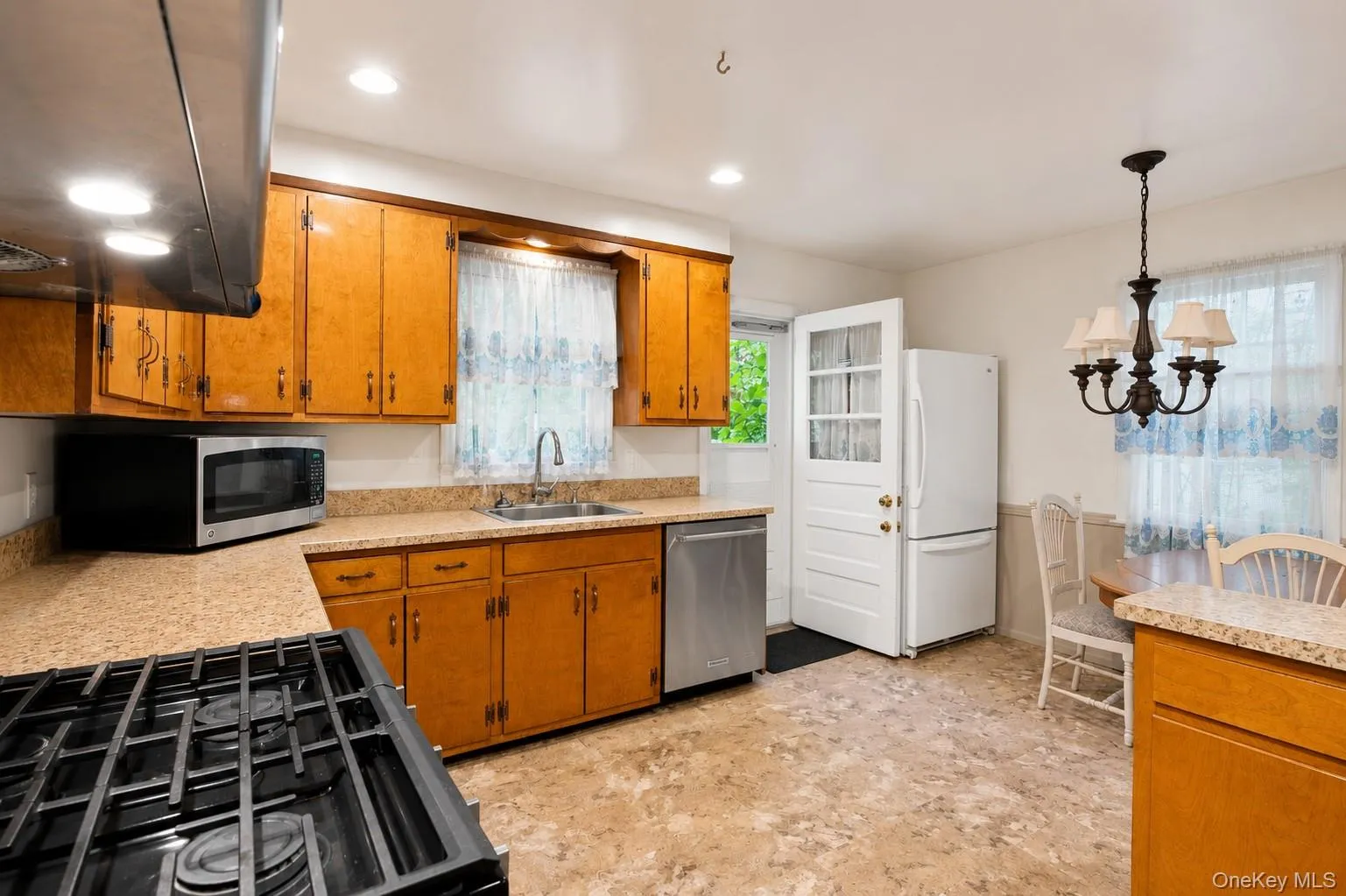 26 Reynolds Place, Eastchester, NY, 3 Bedrooms Bedrooms, 7 Rooms Rooms,2 BathroomsBathrooms,Residential,For Rent,Reynolds,0,1034459 26 Reynolds Place, Eastchester, NY, 3 Bedrooms Bedrooms, 7 Rooms Rooms,2 BathroomsBathrooms,Residential,For Rent,Reynolds,0,1034459