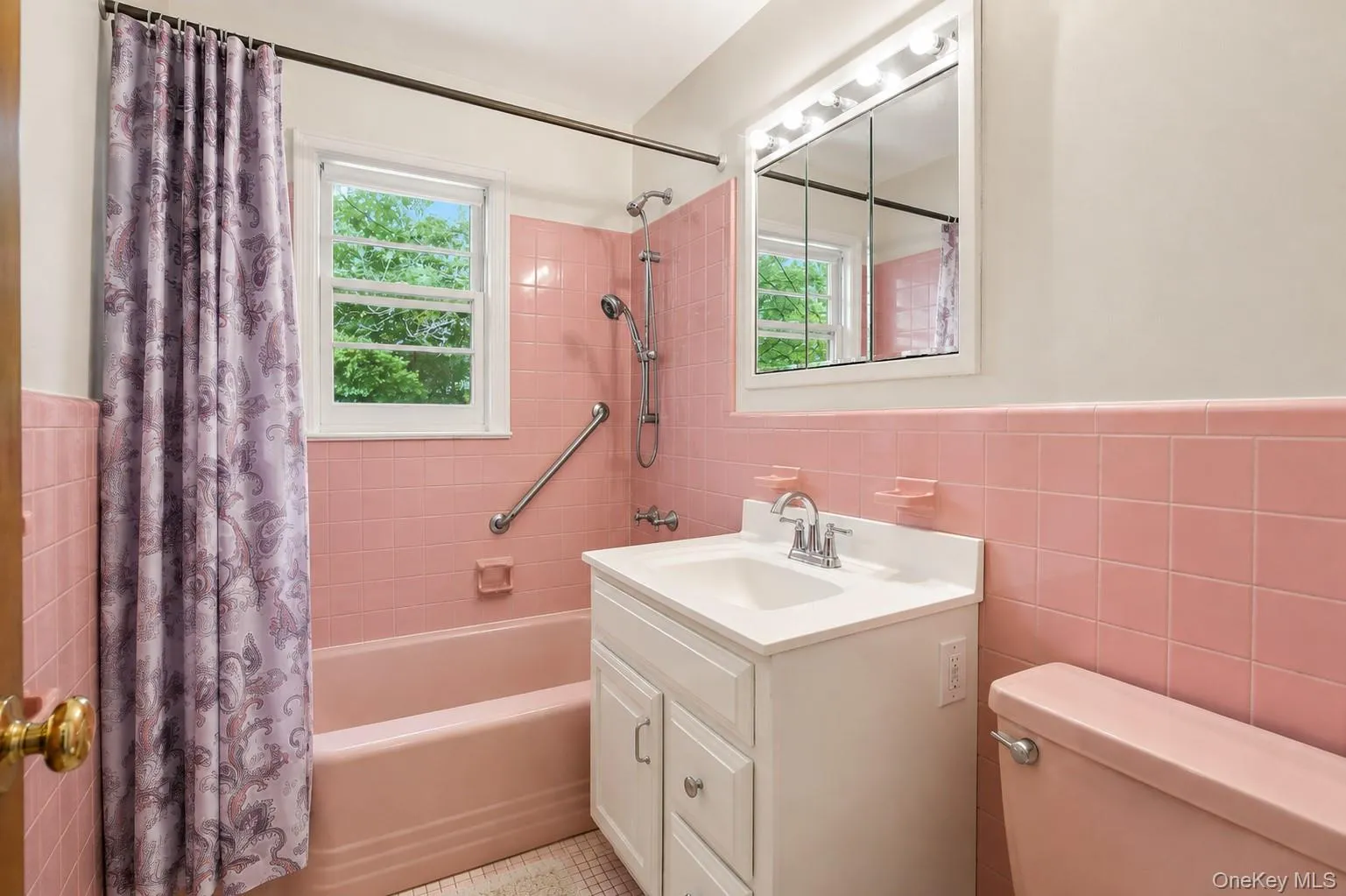 26 Reynolds Place, Eastchester, NY, 3 Bedrooms Bedrooms, 7 Rooms Rooms,2 BathroomsBathrooms,Residential,For Rent,Reynolds,0,1034459 26 Reynolds Place, Eastchester, NY, 3 Bedrooms Bedrooms, 7 Rooms Rooms,2 BathroomsBathrooms,Residential,For Rent,Reynolds,0,1034459