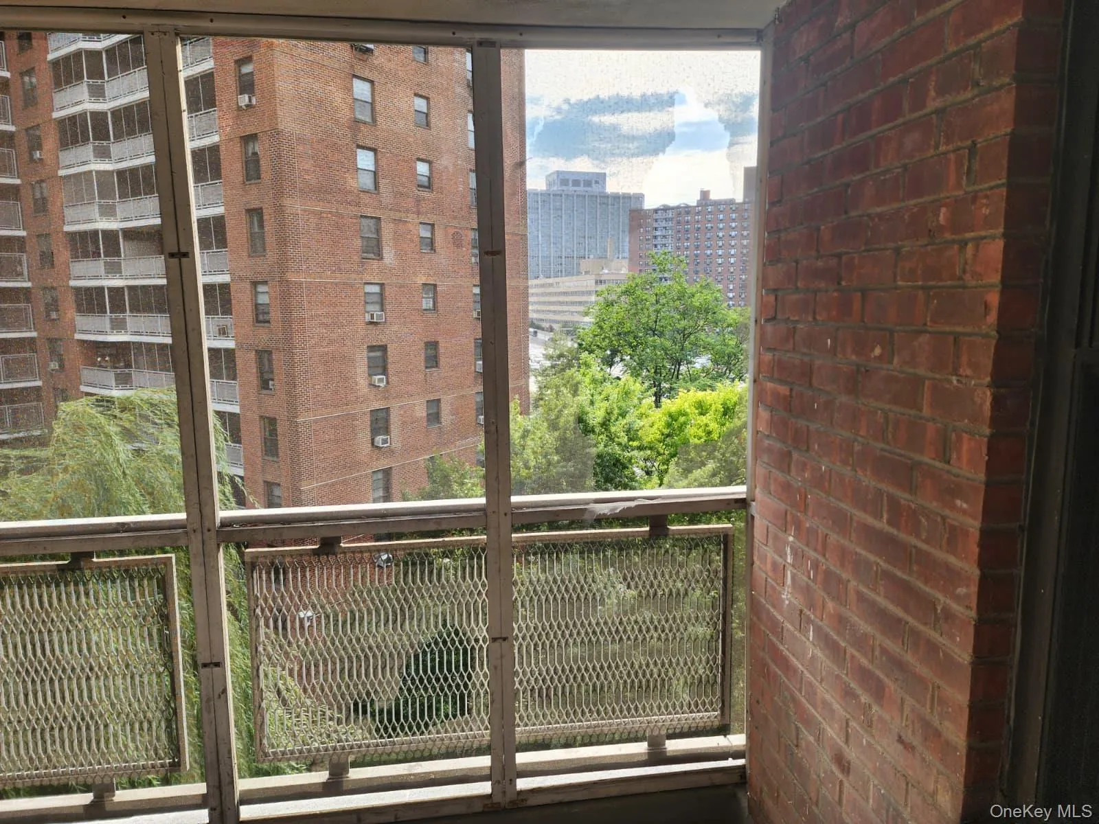 61-25 98th Street, New York, NY, 3 Bedrooms Bedrooms, 6 Rooms Rooms,2 BathroomsBathrooms,Residential,For Rent,98th,0,1034460 61-25 98th Street, New York, NY, 3 Bedrooms Bedrooms, 6 Rooms Rooms,2 BathroomsBathrooms,Residential,For Rent,98th,0,1034460