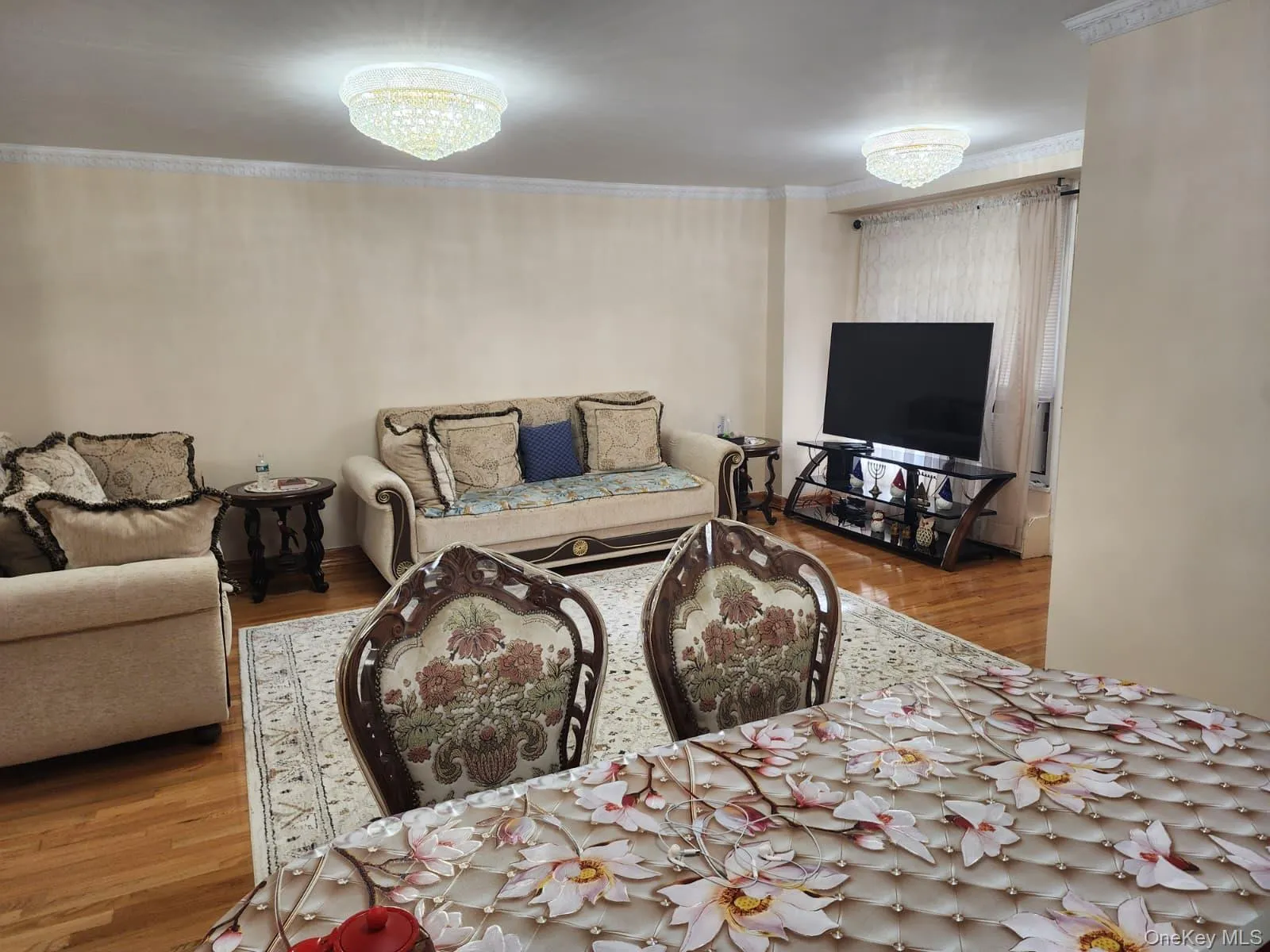 61-25 98th Street, New York, NY, 3 Bedrooms Bedrooms, 6 Rooms Rooms,2 BathroomsBathrooms,Residential,For Rent,98th,0,1034460 61-25 98th Street, New York, NY, 3 Bedrooms Bedrooms, 6 Rooms Rooms,2 BathroomsBathrooms,Residential,For Rent,98th,0,1034460