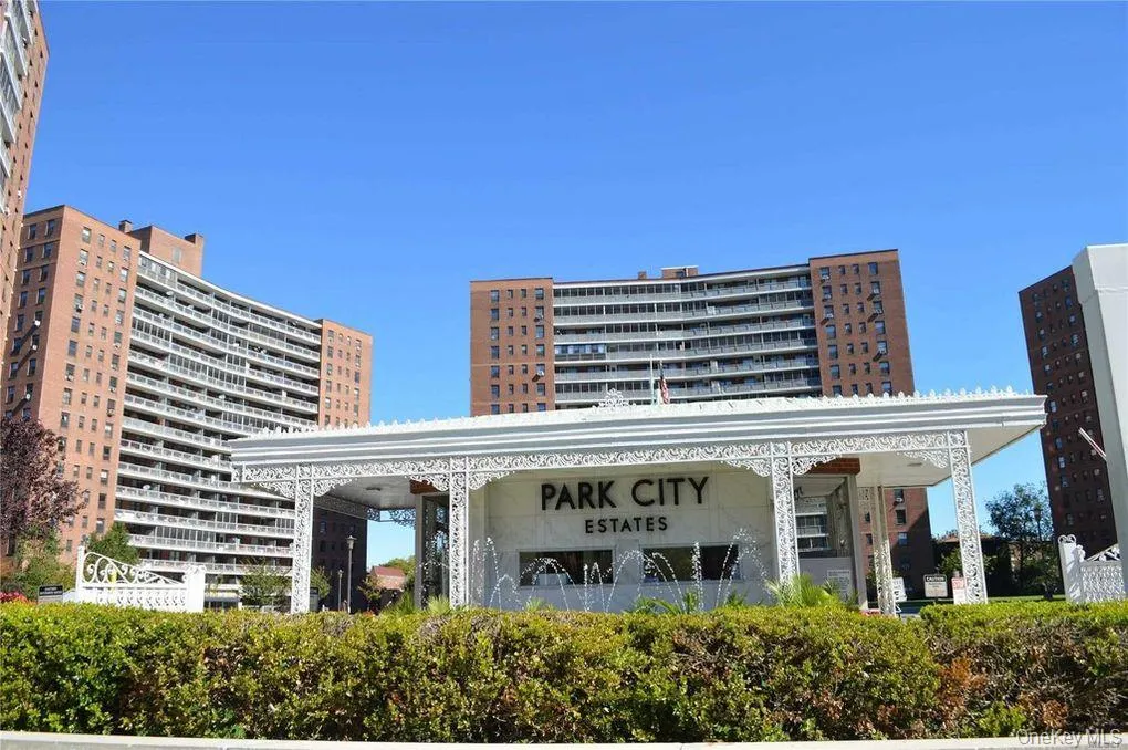 61-25 98th Street, New York, NY, 3 Bedrooms Bedrooms, 6 Rooms Rooms,2 BathroomsBathrooms,Residential,For Rent,98th,0,1034460 61-25 98th Street, New York, NY, 3 Bedrooms Bedrooms, 6 Rooms Rooms,2 BathroomsBathrooms,Residential,For Rent,98th,0,1034460