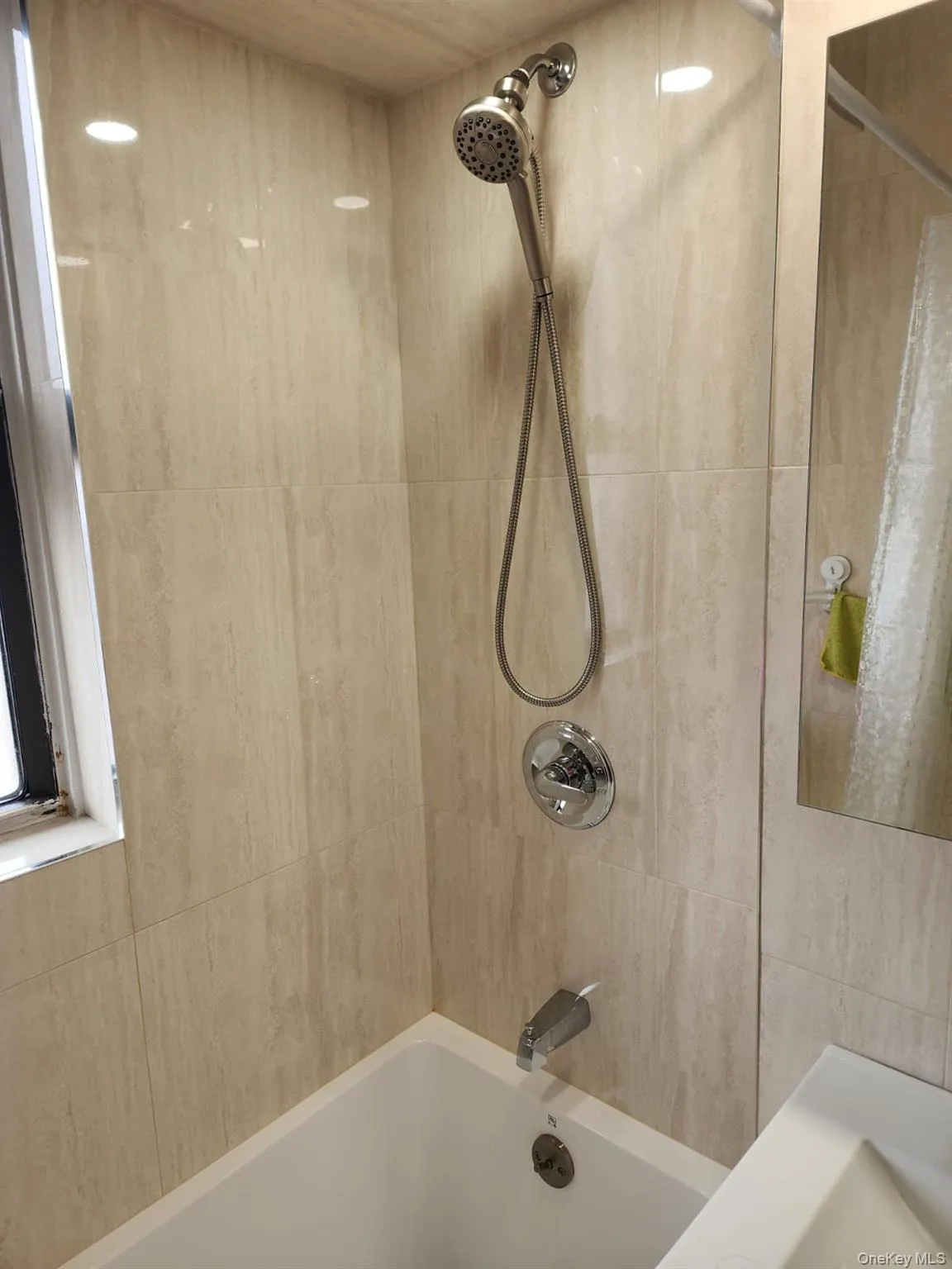 61-25 98th Street, New York, NY, 3 Bedrooms Bedrooms, 6 Rooms Rooms,2 BathroomsBathrooms,Residential,For Rent,98th,0,1034460 61-25 98th Street, New York, NY, 3 Bedrooms Bedrooms, 6 Rooms Rooms,2 BathroomsBathrooms,Residential,For Rent,98th,0,1034460