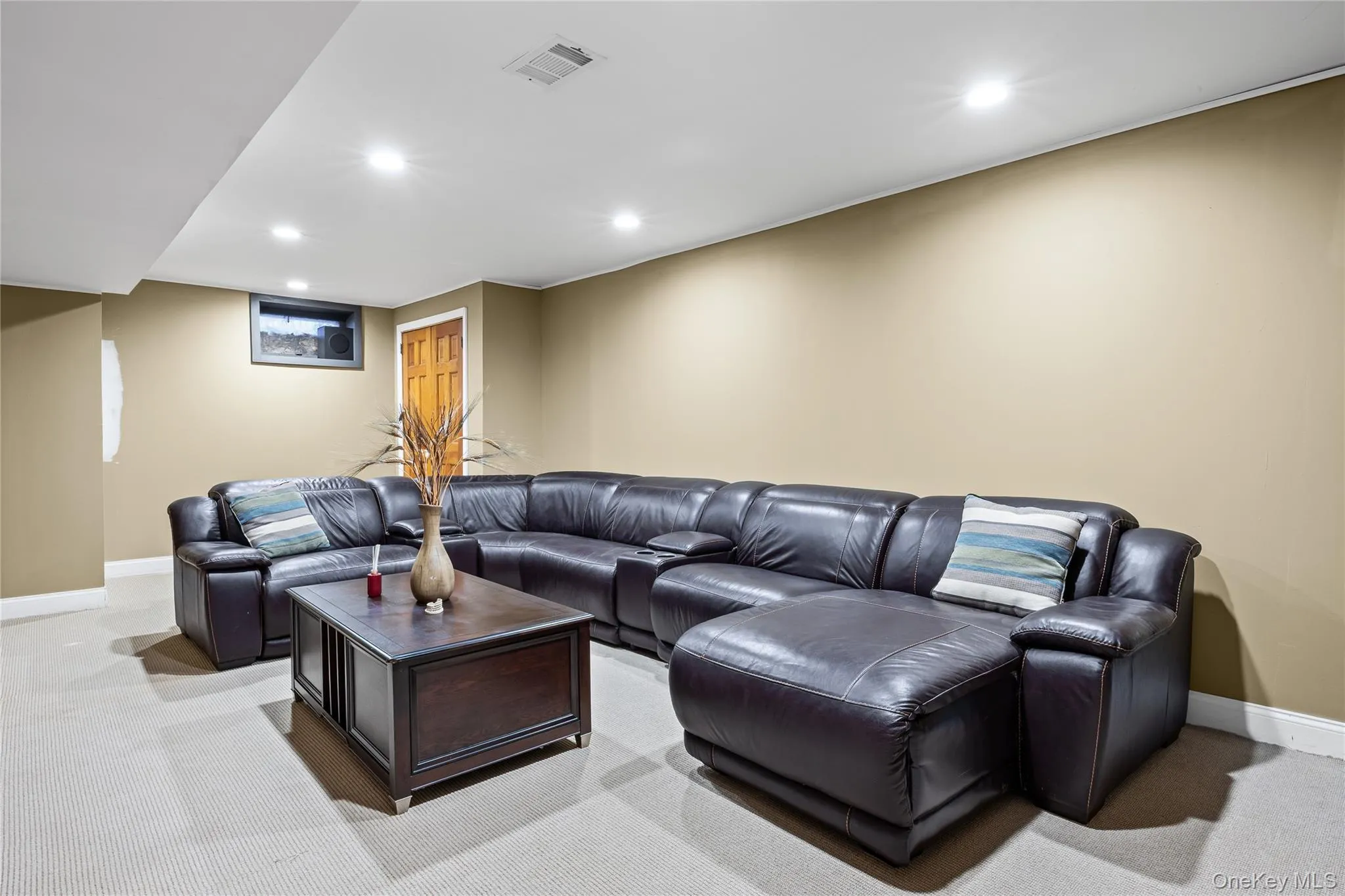 2 Windsor Court, Babylon, NY, 3 Bedrooms Bedrooms, 8 Rooms Rooms,2 BathroomsBathrooms,Residential,For Rent,Windsor,0,1034464 2 Windsor Court, Babylon, NY, 3 Bedrooms Bedrooms, 8 Rooms Rooms,2 BathroomsBathrooms,Residential,For Rent,Windsor,0,1034464